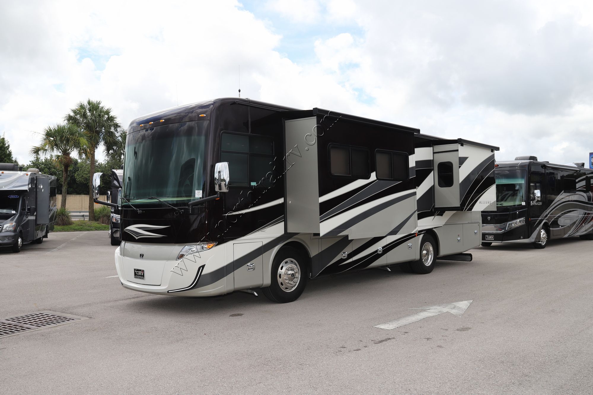 New 2021 Tiffin Motor Homes Allegro Red 33AA Class A  For Sale