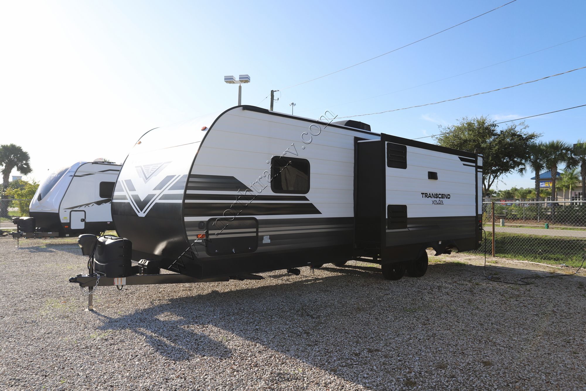 Used 2020 Grand Design Transcend Xplor 260 Travel Trailer  For Sale