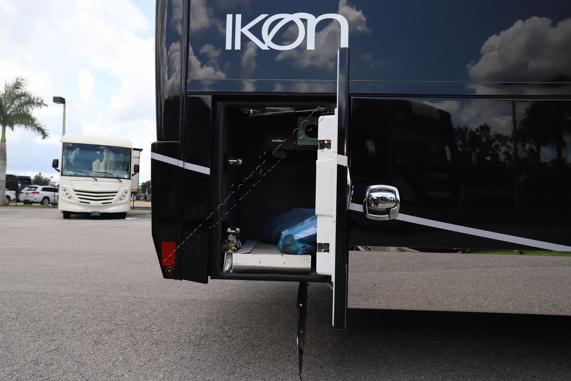 Used 2021 Renegade Rv Ikon 4534RX Super C  For Sale