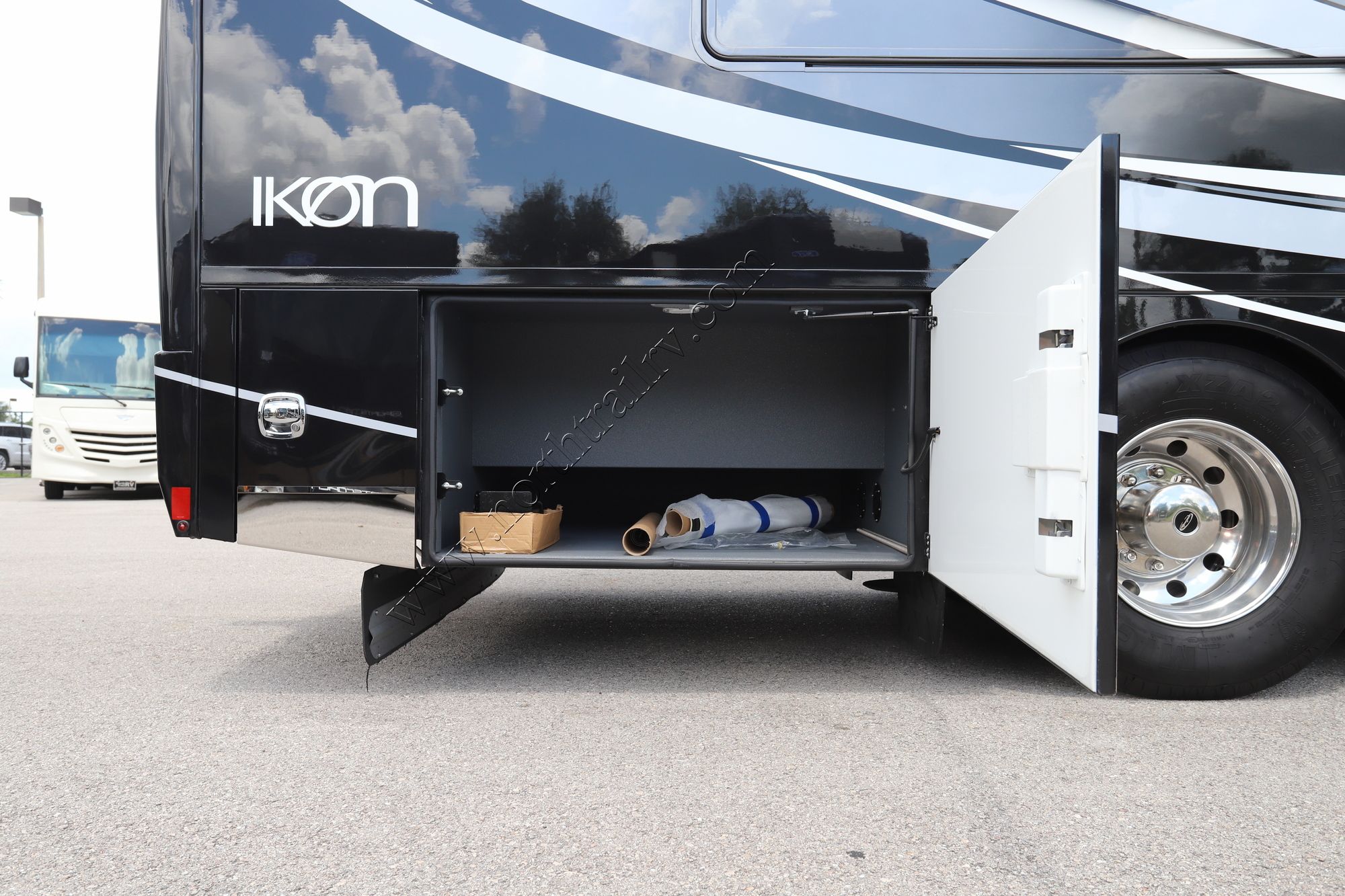 Used 2021 Renegade Rv Ikon 4534RX Super C  For Sale