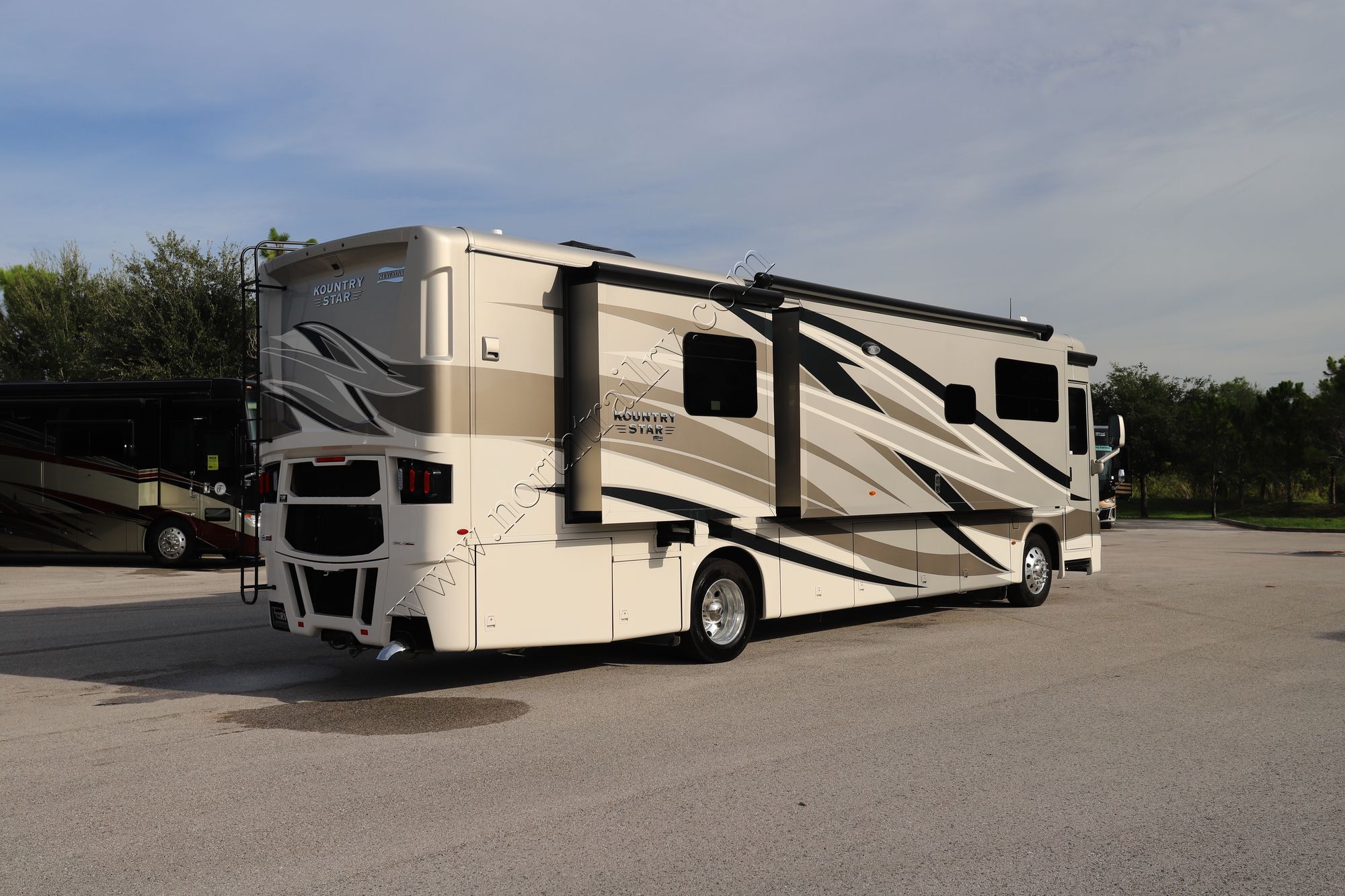 New 2021 Newmar Kountry Star 3717 Class A  For Sale