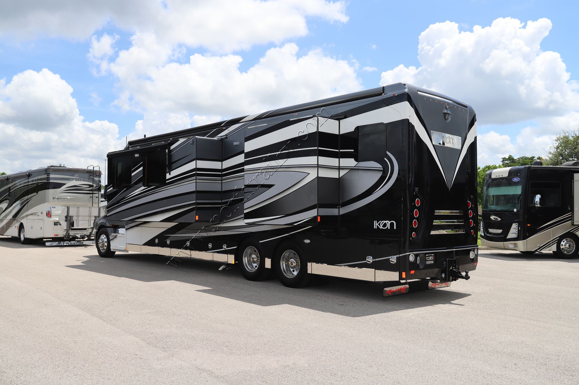 Used 2021 Renegade Rv Ikon 4534RX Super C  For Sale