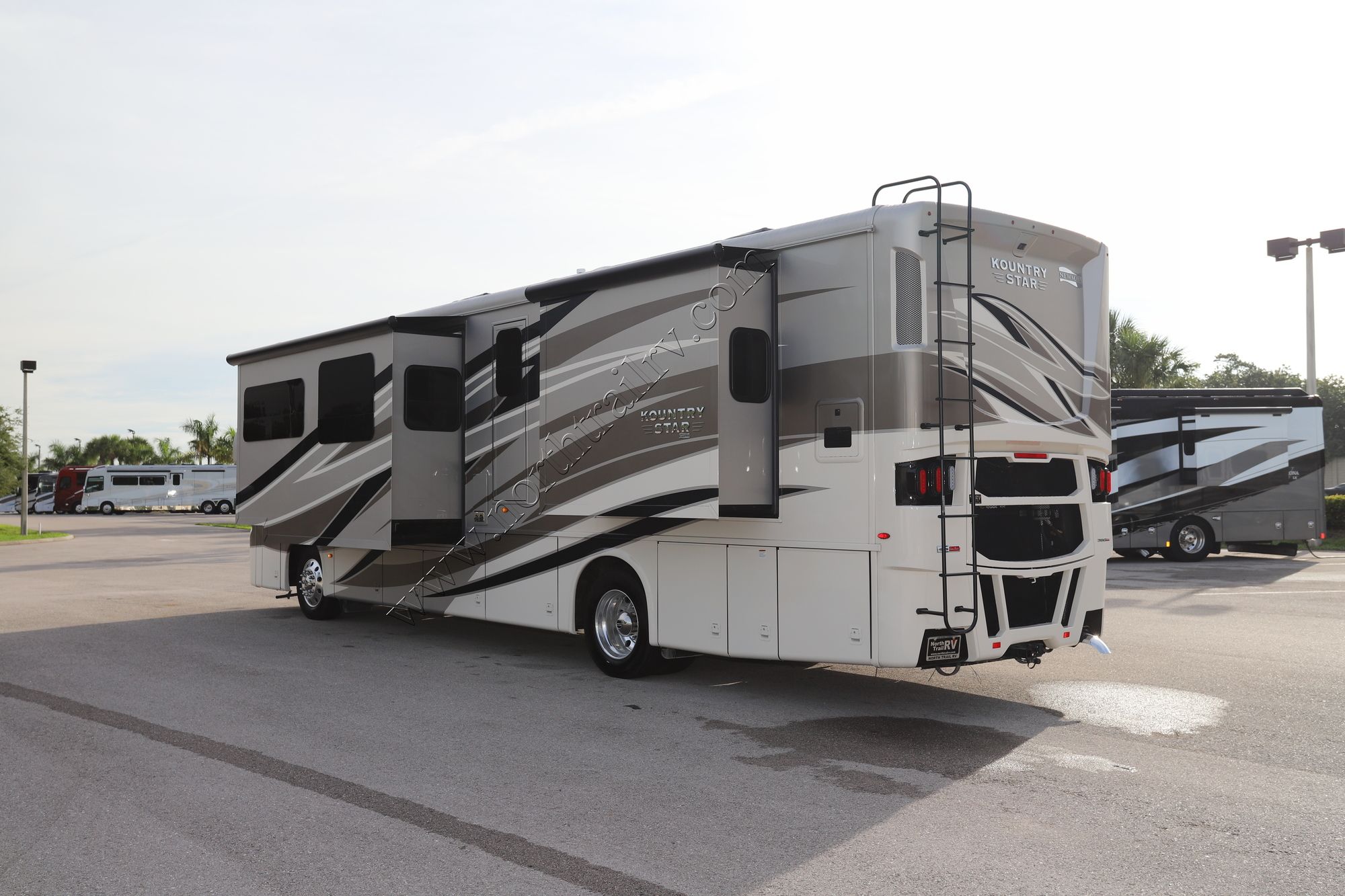 New 2021 Newmar Kountry Star 3717 Class A  For Sale