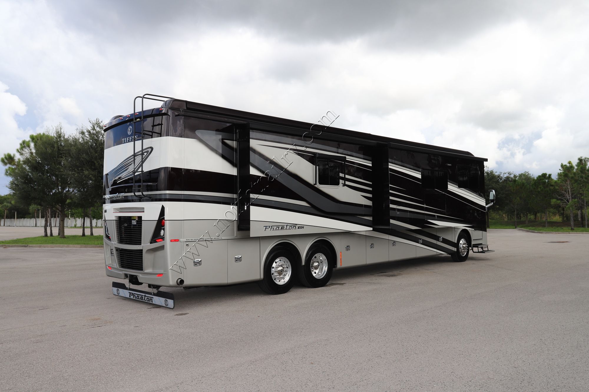 New 2021 Tiffin Motor Homes Phaeton 44OH Class A  For Sale