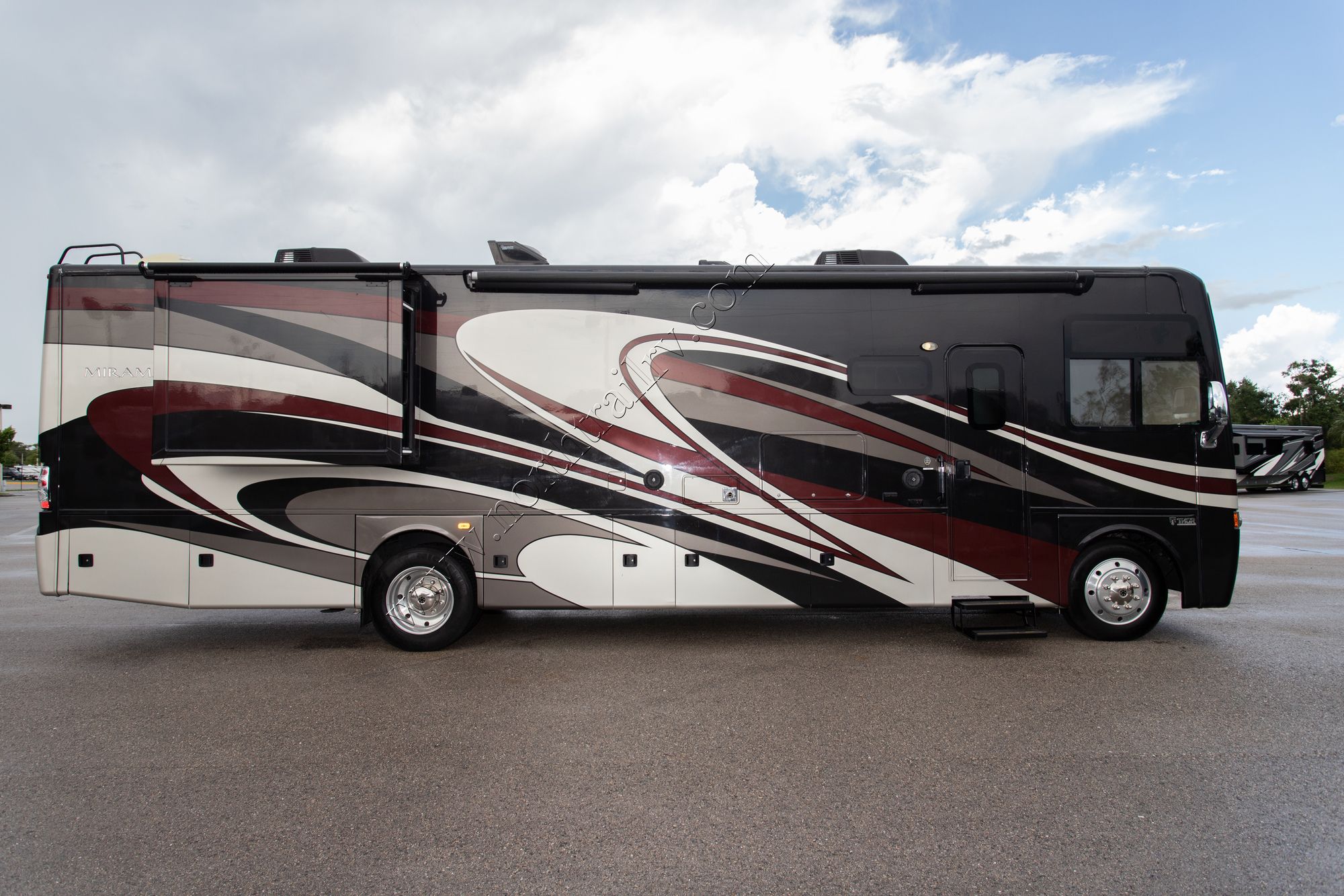 Used 2017 Thor Miramar 34.1 Class A  For Sale