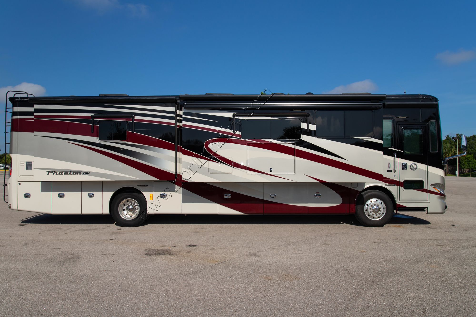 Used 2017 Tiffin Motor Homes Phaeton 40IH Class A  For Sale