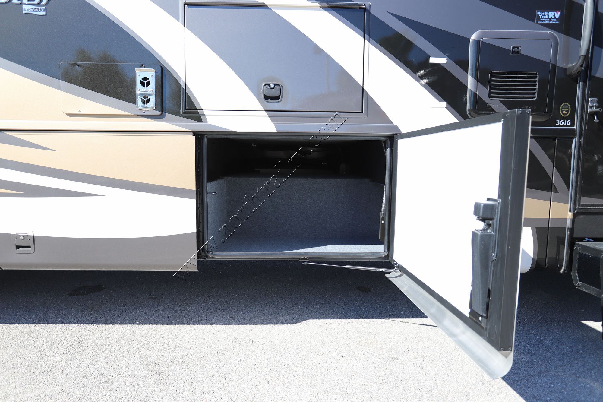 New 2021 Newmar Bay Star 3616 Class A  For Sale