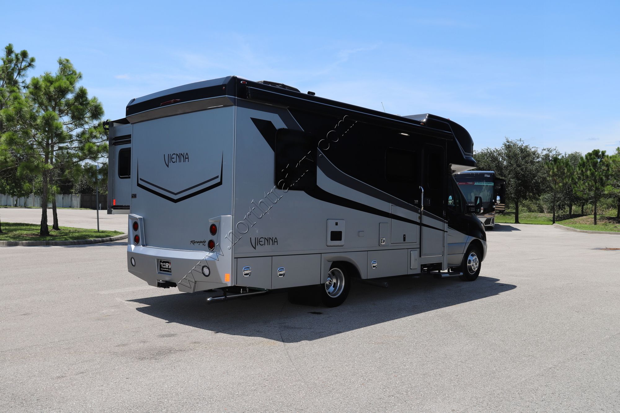 New 2022 Renegade Rv Vienna 25VFWC Class C  For Sale