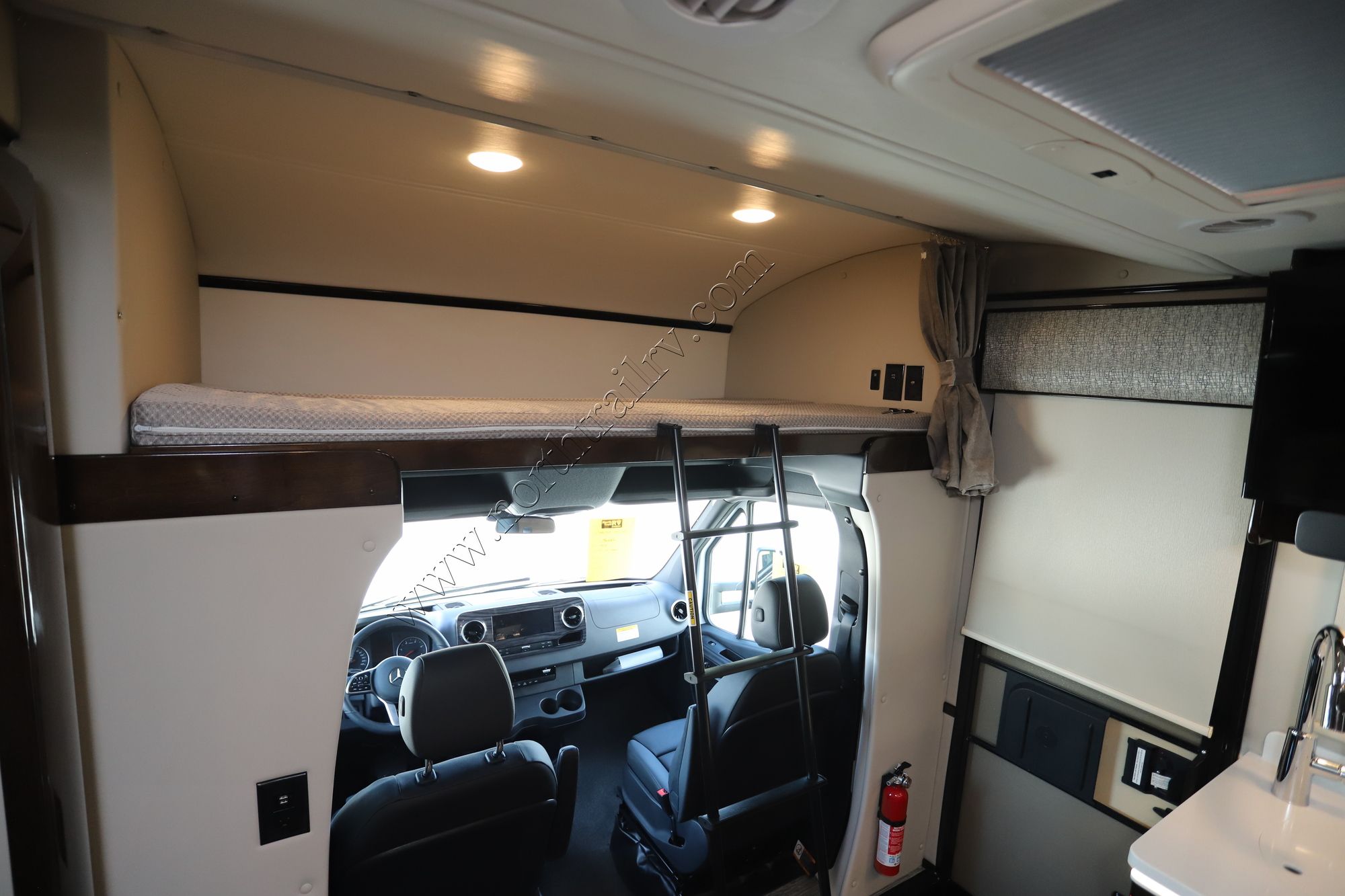 New 2022 Renegade Rv Vienna 25VFWC Class C  For Sale