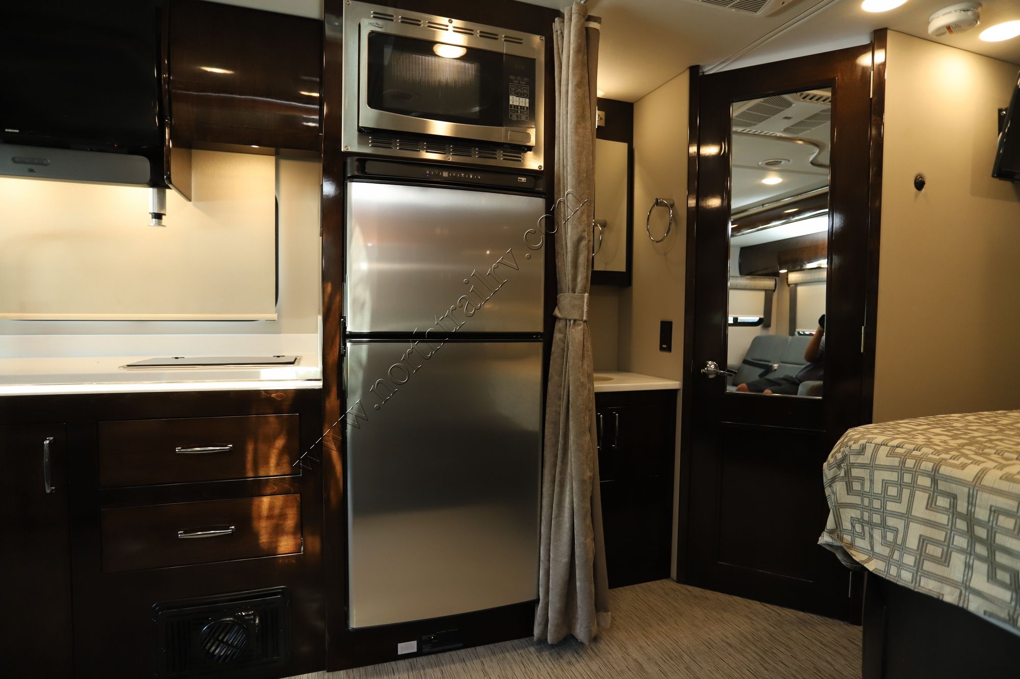 New 2022 Renegade Rv Vienna 25VFWC Class C  For Sale