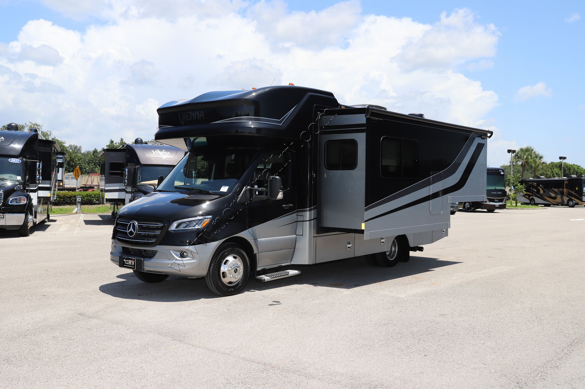 New 2022 Renegade Rv Vienna 25VFWC Class C  For Sale