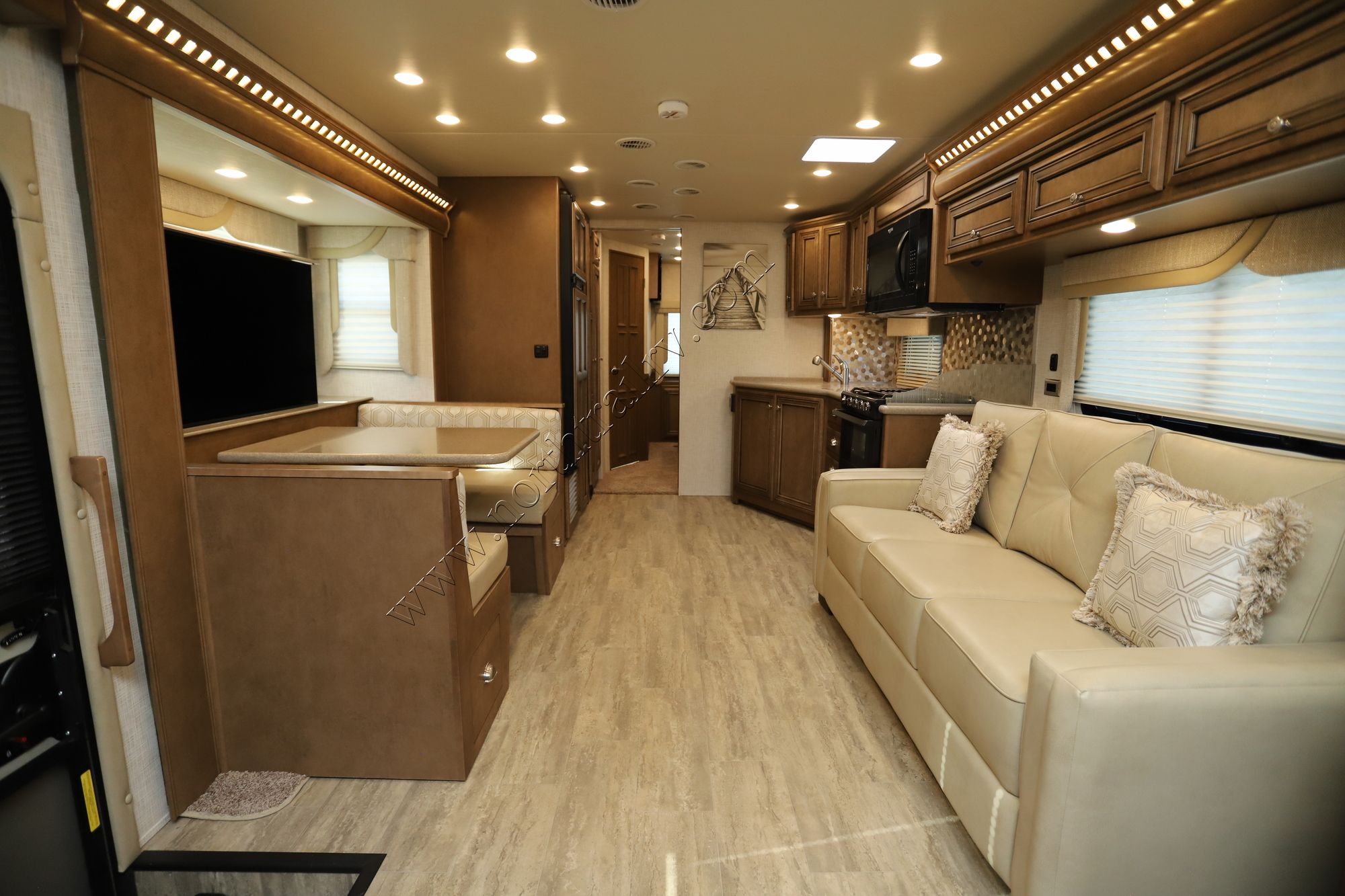 New 2021 Newmar Bay Star Sport 2905 Class A  For Sale