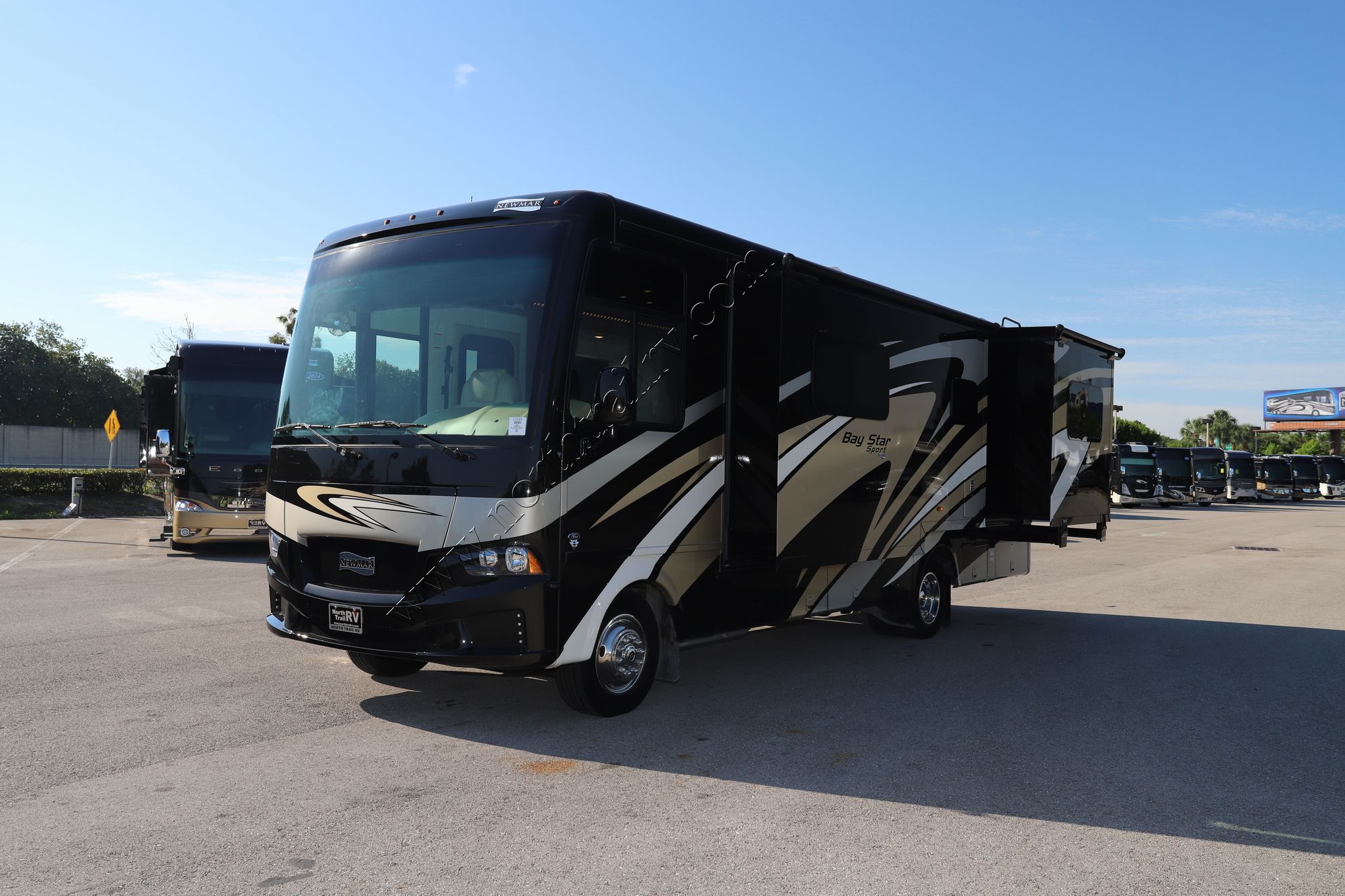 New 2021 Newmar Bay Star Sport 2905 Class A  For Sale