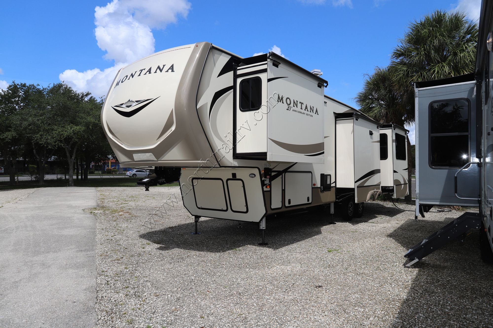 Used 2019 Keystone Montana 3561 RL Fifth Wheel  For Sale