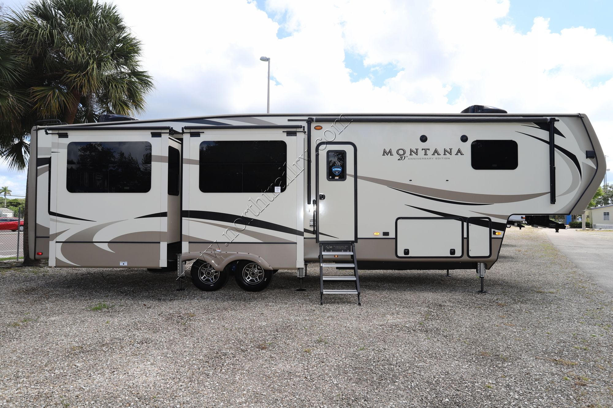 Used 2019 Keystone Montana 3561 RL Fifth Wheel  For Sale