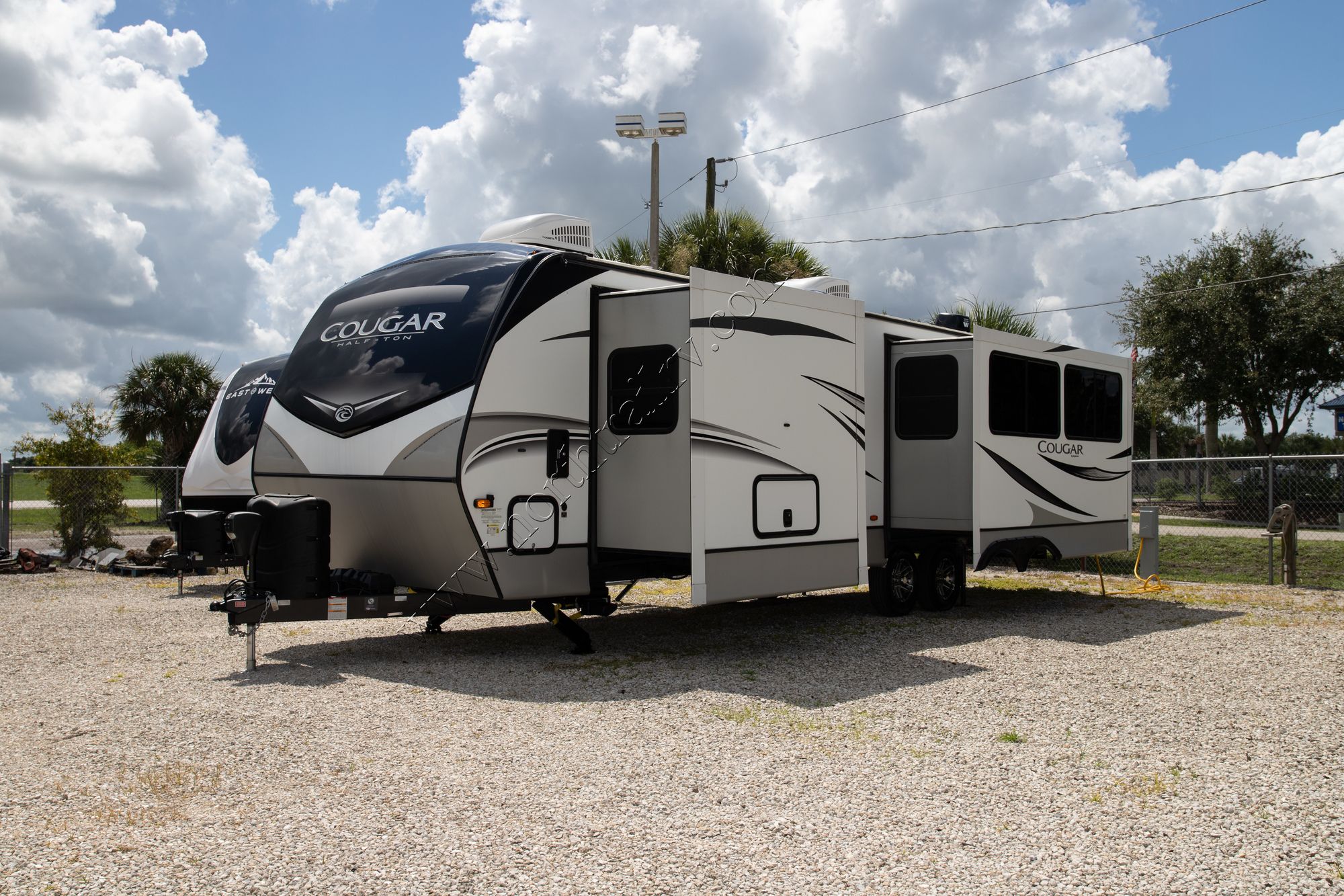 Used 2021 Keystone Cougar 30RKD Travel Trailer  For Sale