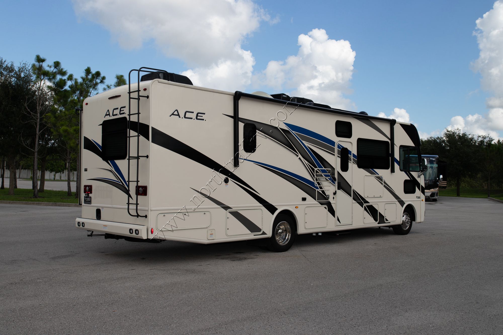 Used 2021 Thor Ace 32.3 Class A  For Sale