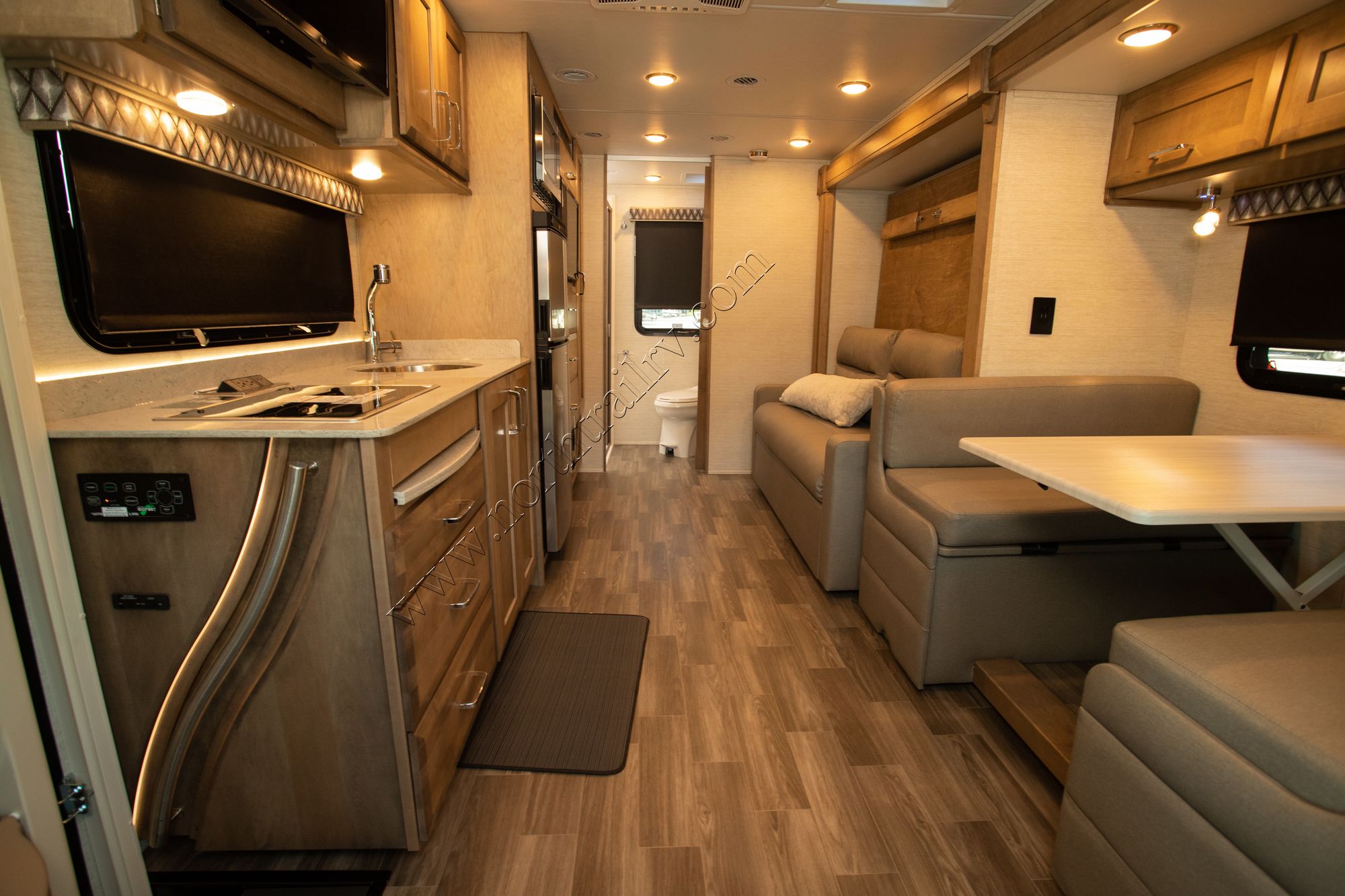 New 2022 Tiffin Motor Homes Wayfarer 25RW Class C  For Sale