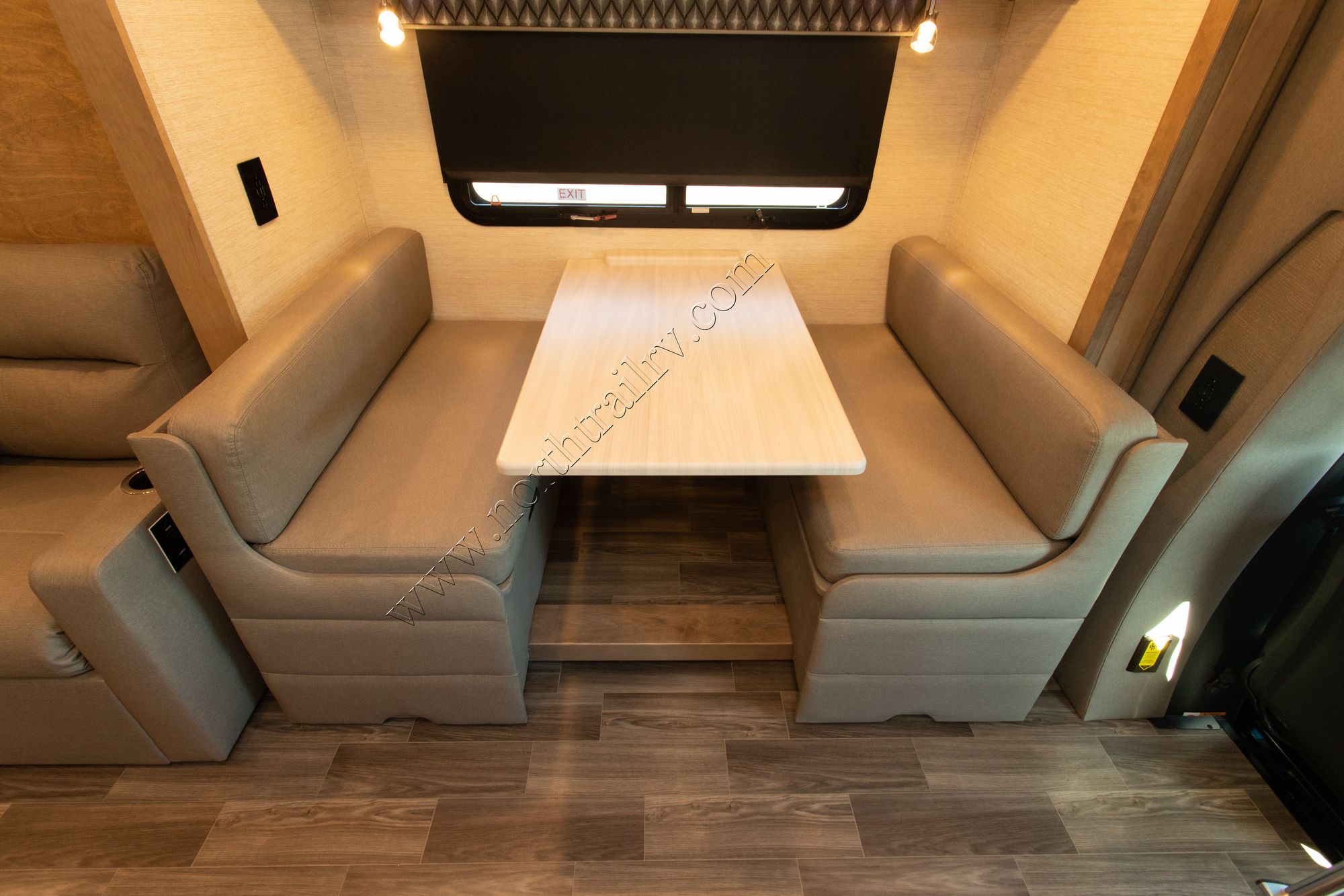 New 2022 Tiffin Motor Homes Wayfarer 25RW Class C  For Sale