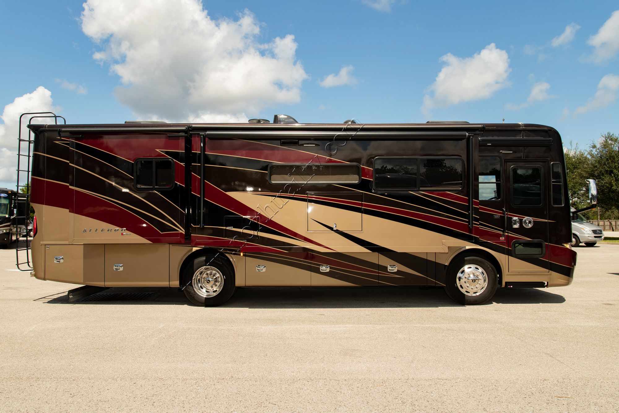 Used 2020 Tiffin Motor Homes Allegro Red 33AA Class A  For Sale