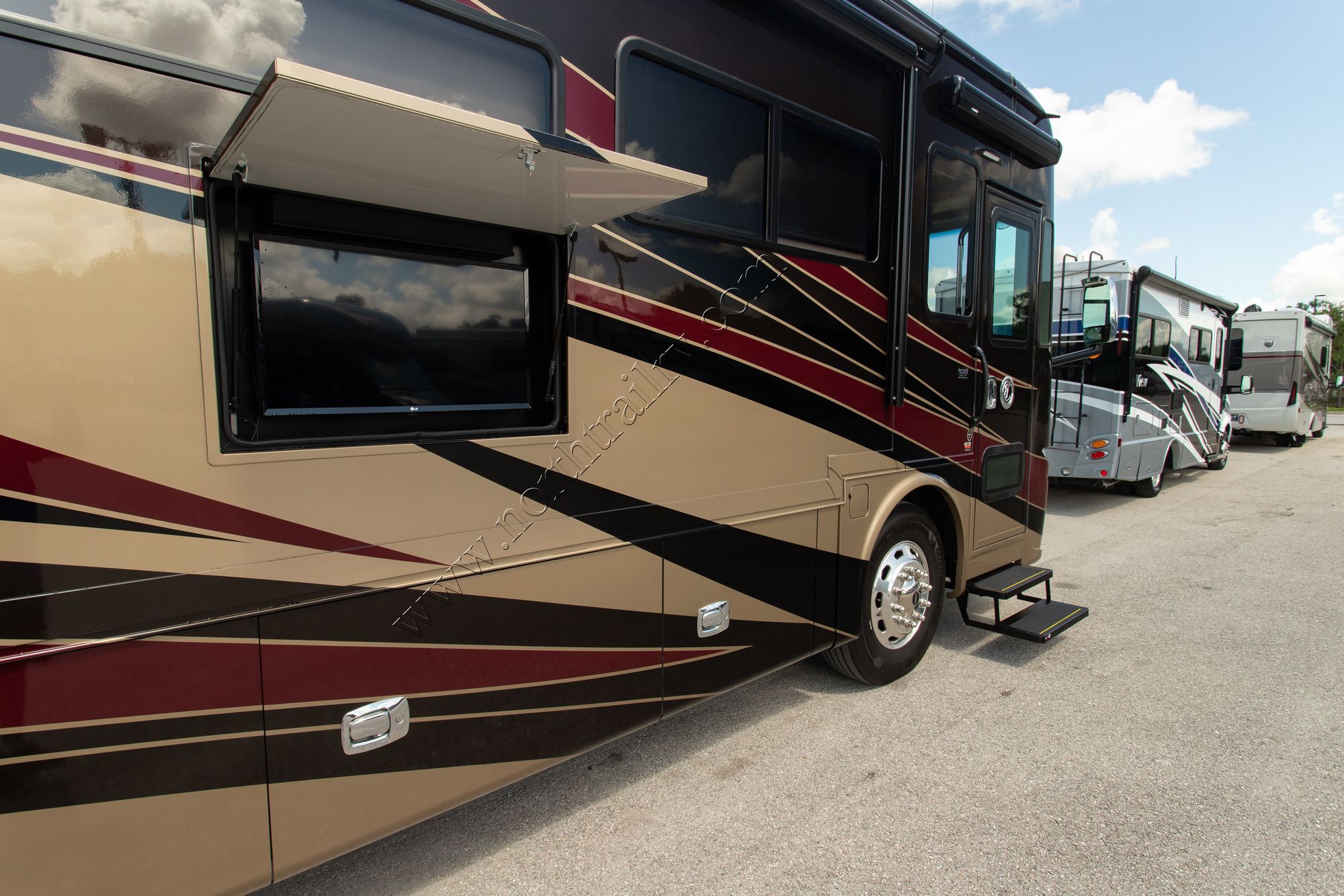 Used 2020 Tiffin Motor Homes Allegro Red 33AA Class A  For Sale