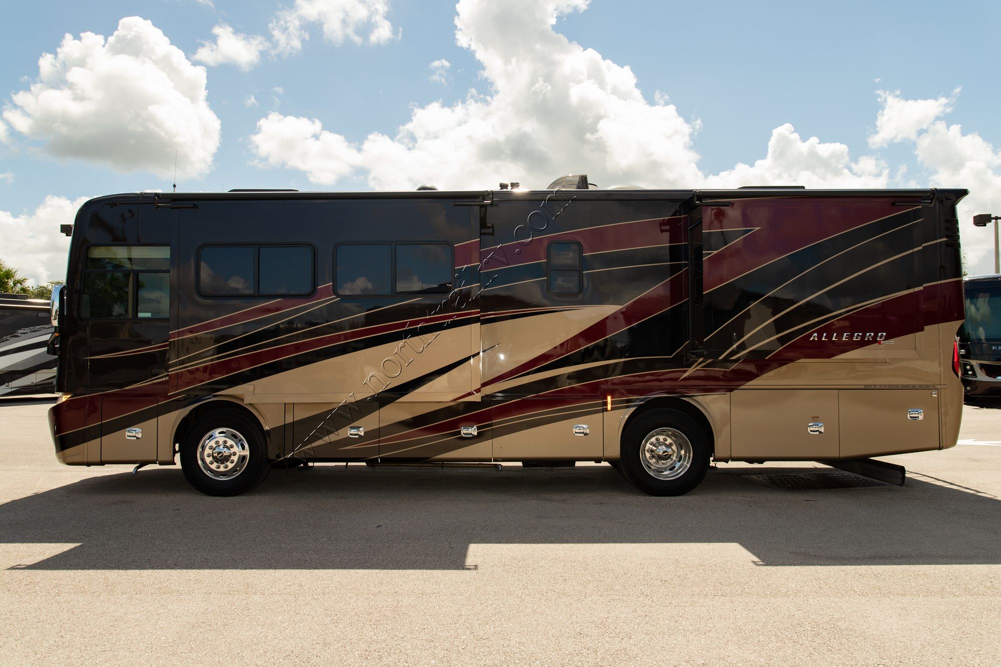 Used 2020 Tiffin Motor Homes Allegro Red 33AA Class A  For Sale