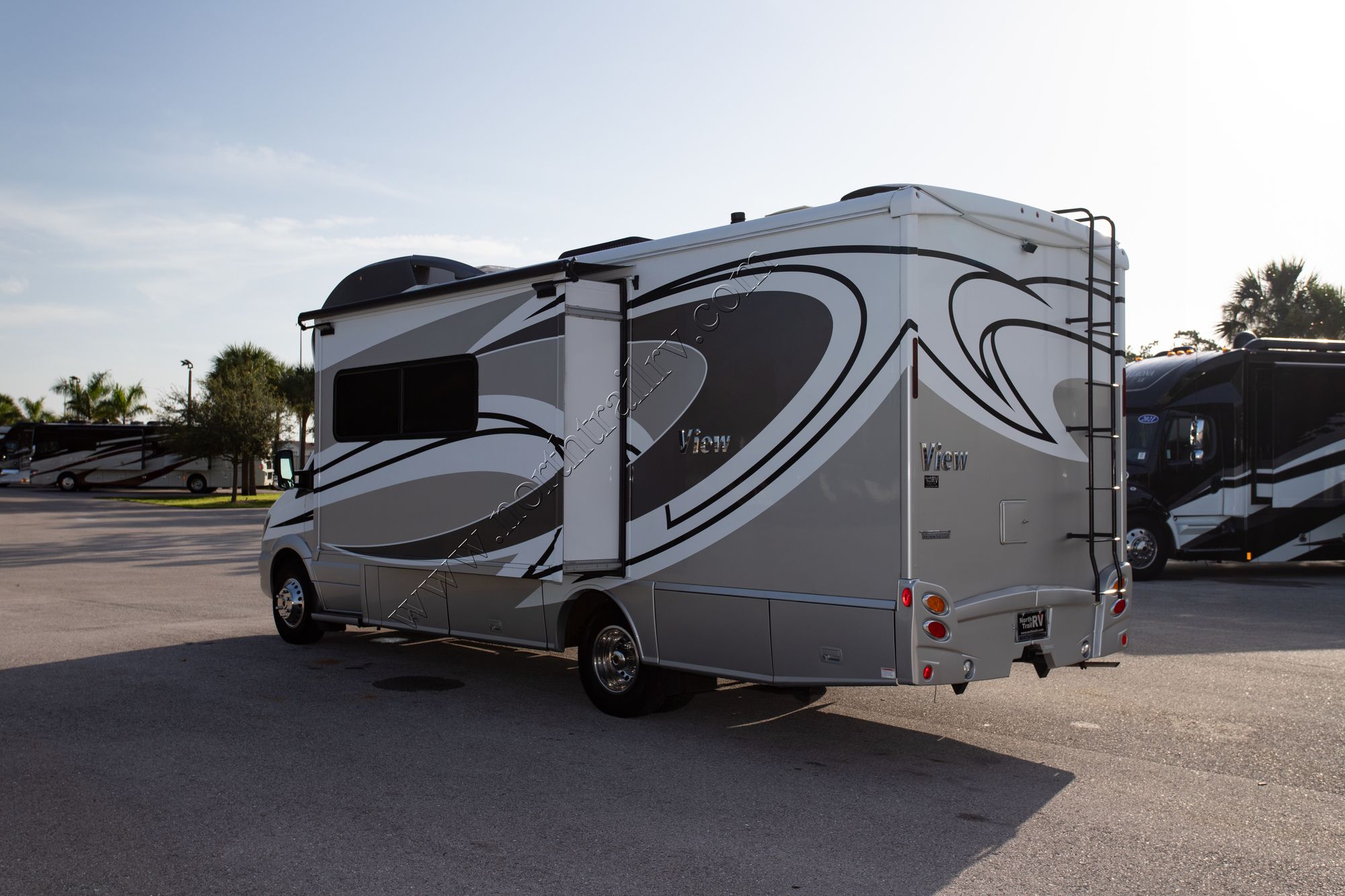 Used 2016 Winnebago View 24J Class C  For Sale