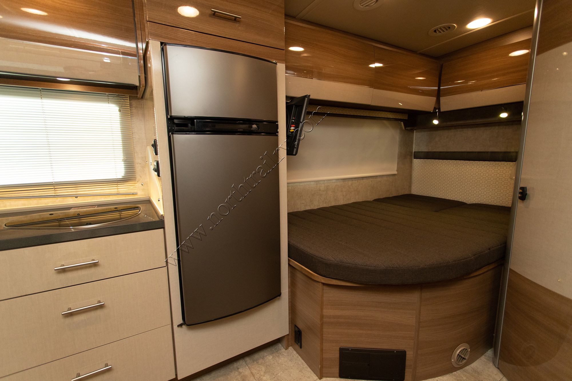 Used 2016 Winnebago View 24J Class C  For Sale