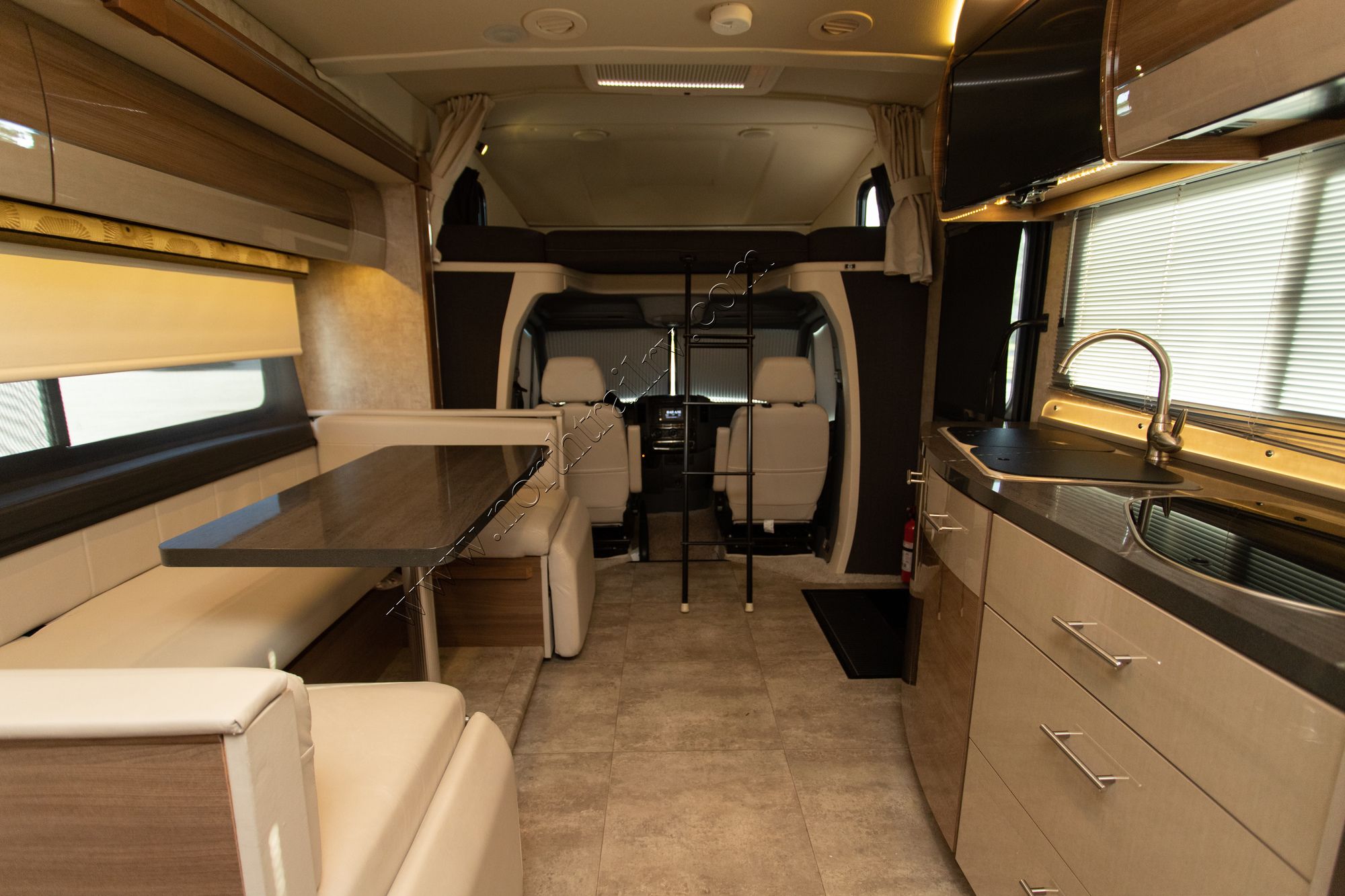 Used 2016 Winnebago View 24J Class C  For Sale