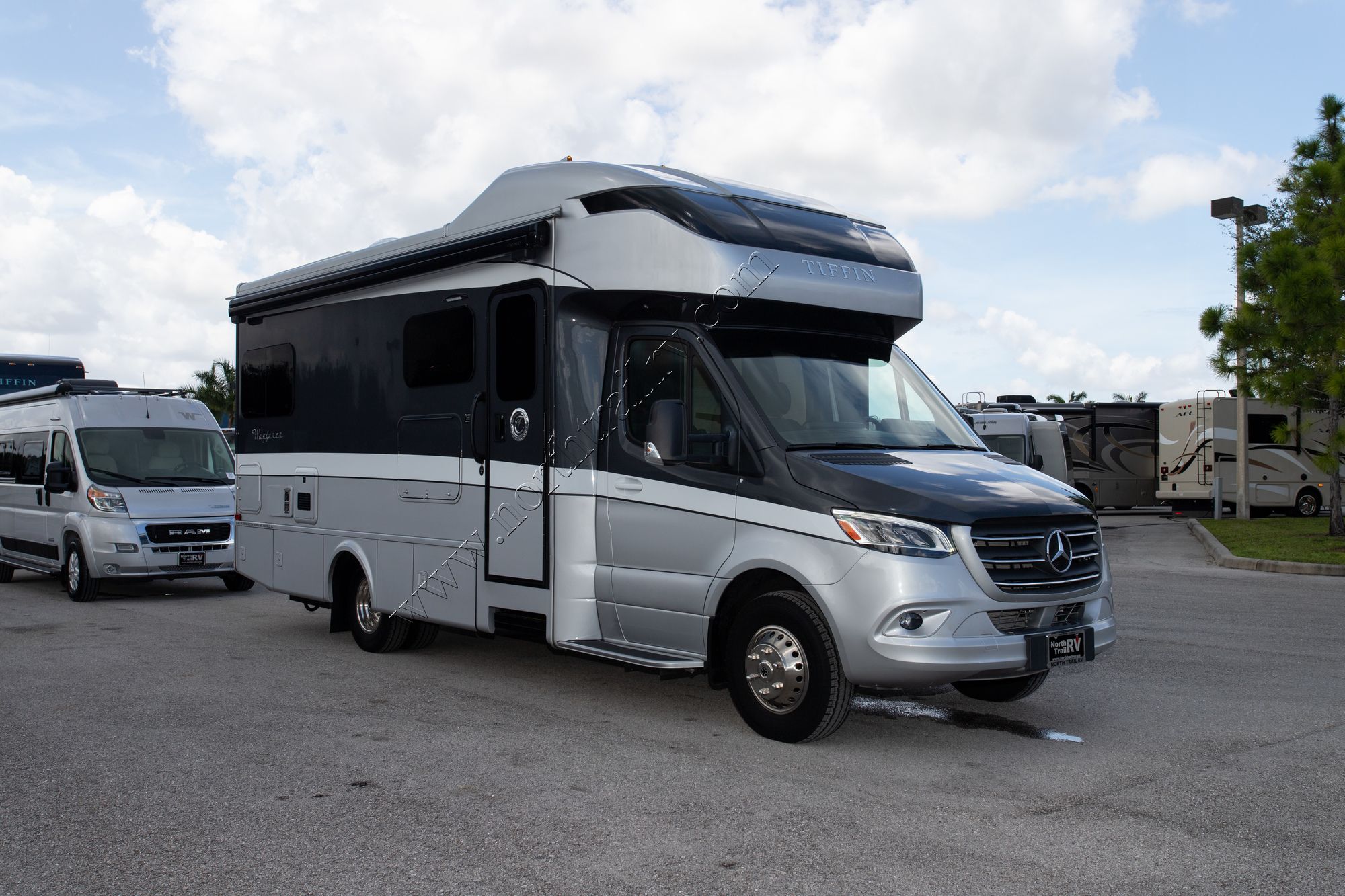 Used 2020 Tiffin Motor Homes Wayfarer 25TW Class C  For Sale