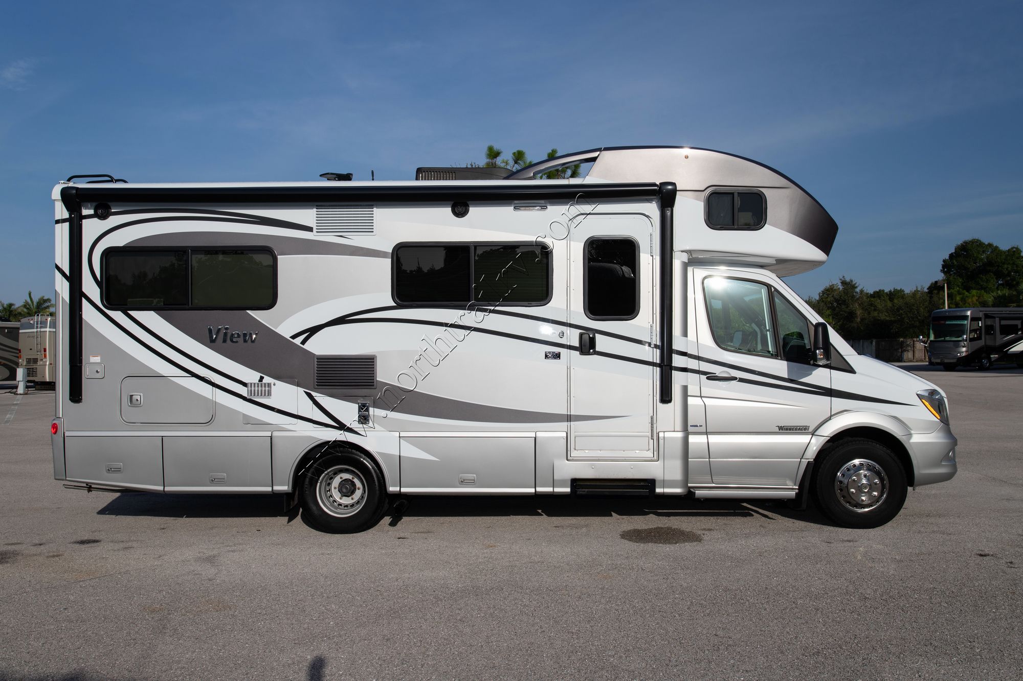 Used 2016 Winnebago View 24J Class C  For Sale