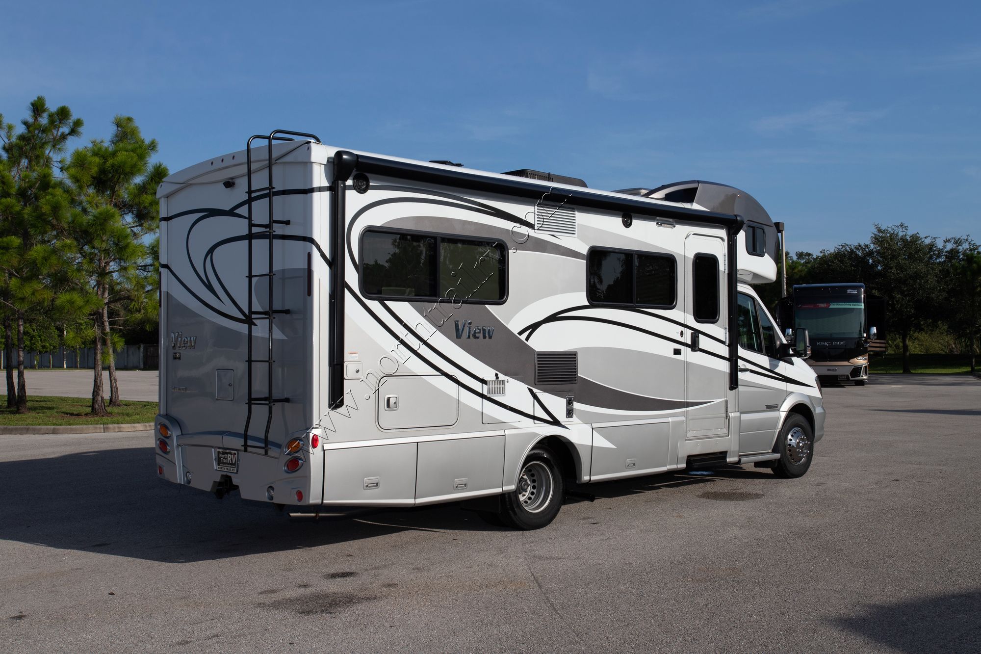 Used 2016 Winnebago View 24J Class C  For Sale