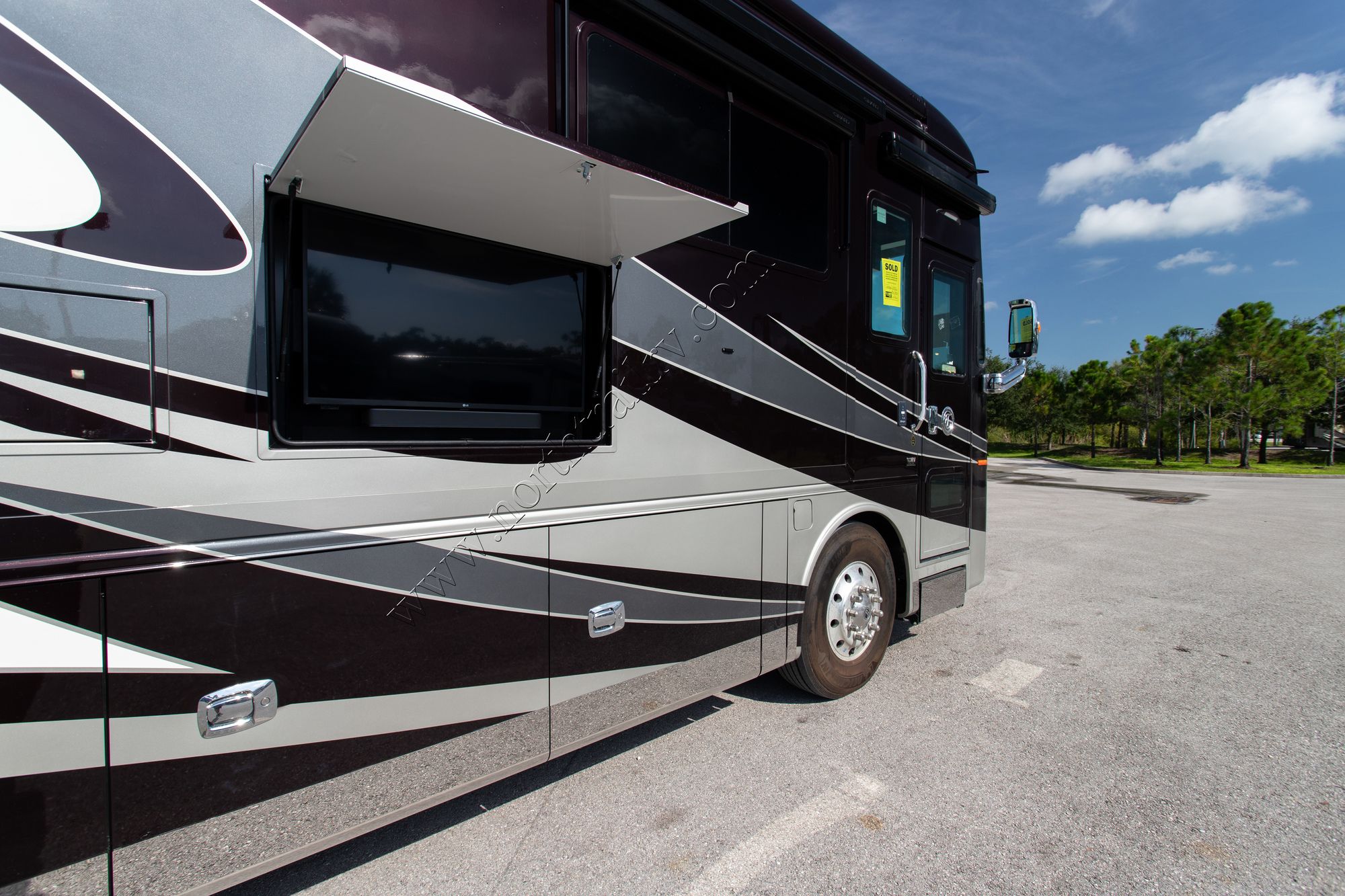 New 2021 Tiffin Motor Homes Allegro Bus 35CP Class A  For Sale