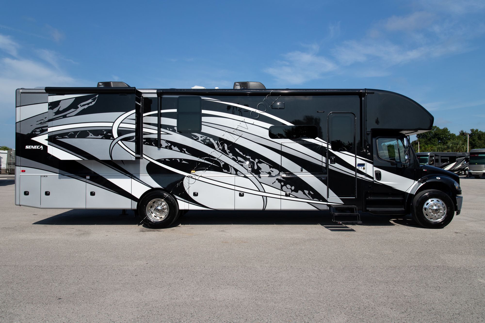 New 2022 Jayco Seneca 37K Super C  For Sale