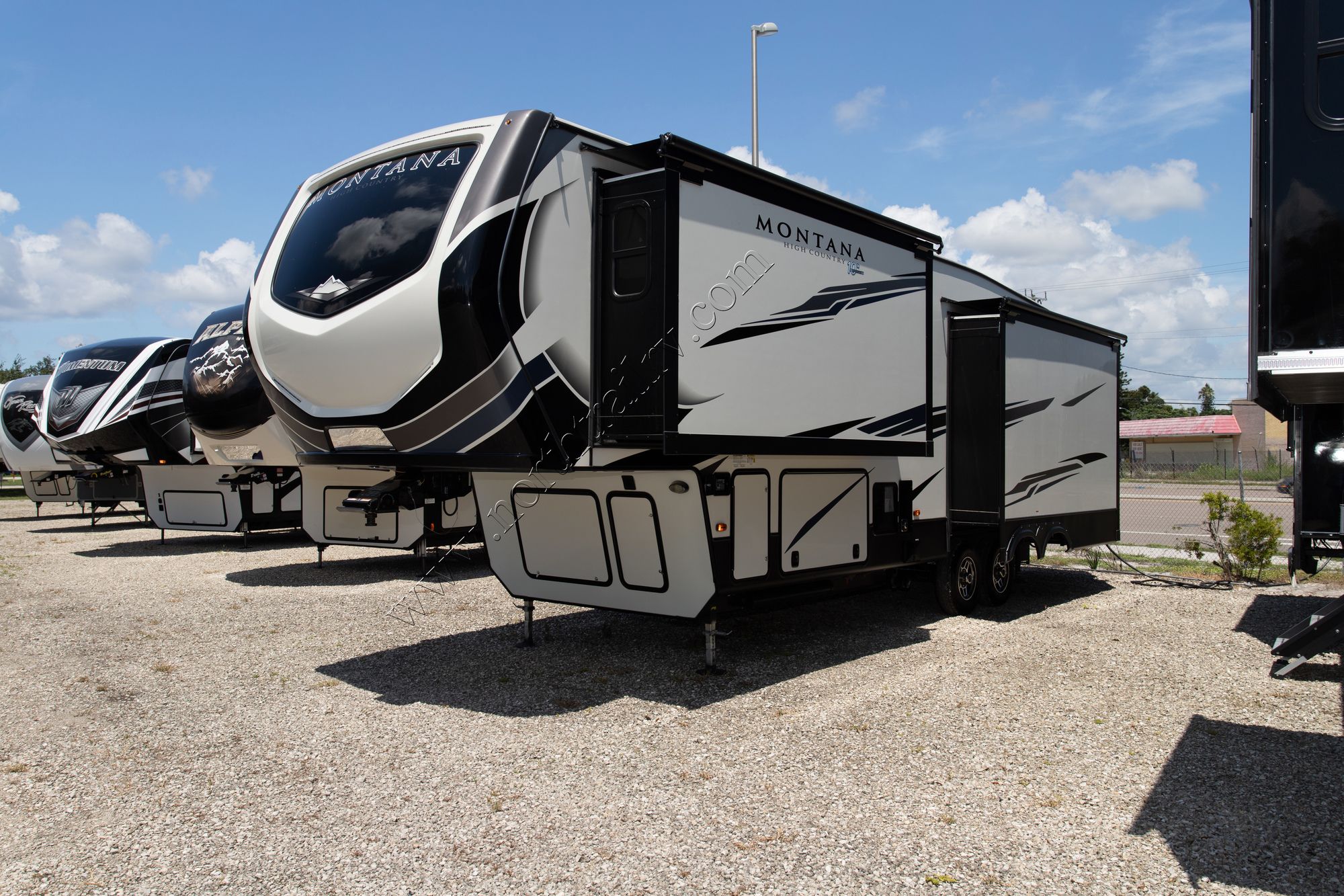 Used 2020 Keystone Montana 295 RL Fifth Wheel  For Sale