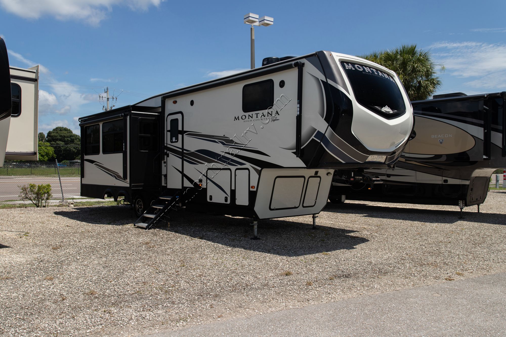 Used 2020 Keystone Montana 295 RL Fifth Wheel  For Sale