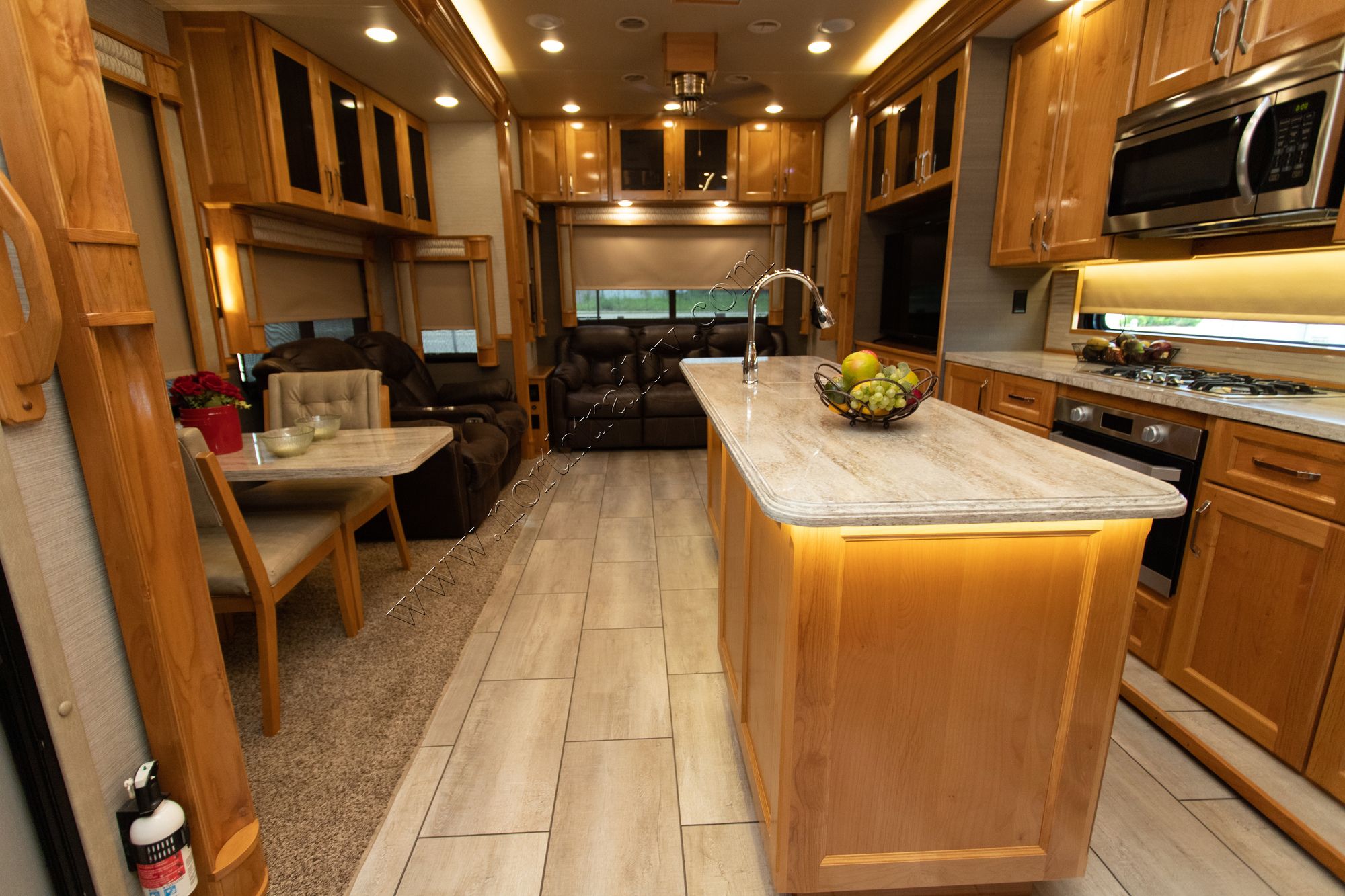 Used 2020 Vanleigh Beacon 39RLB Fifth Wheel  For Sale