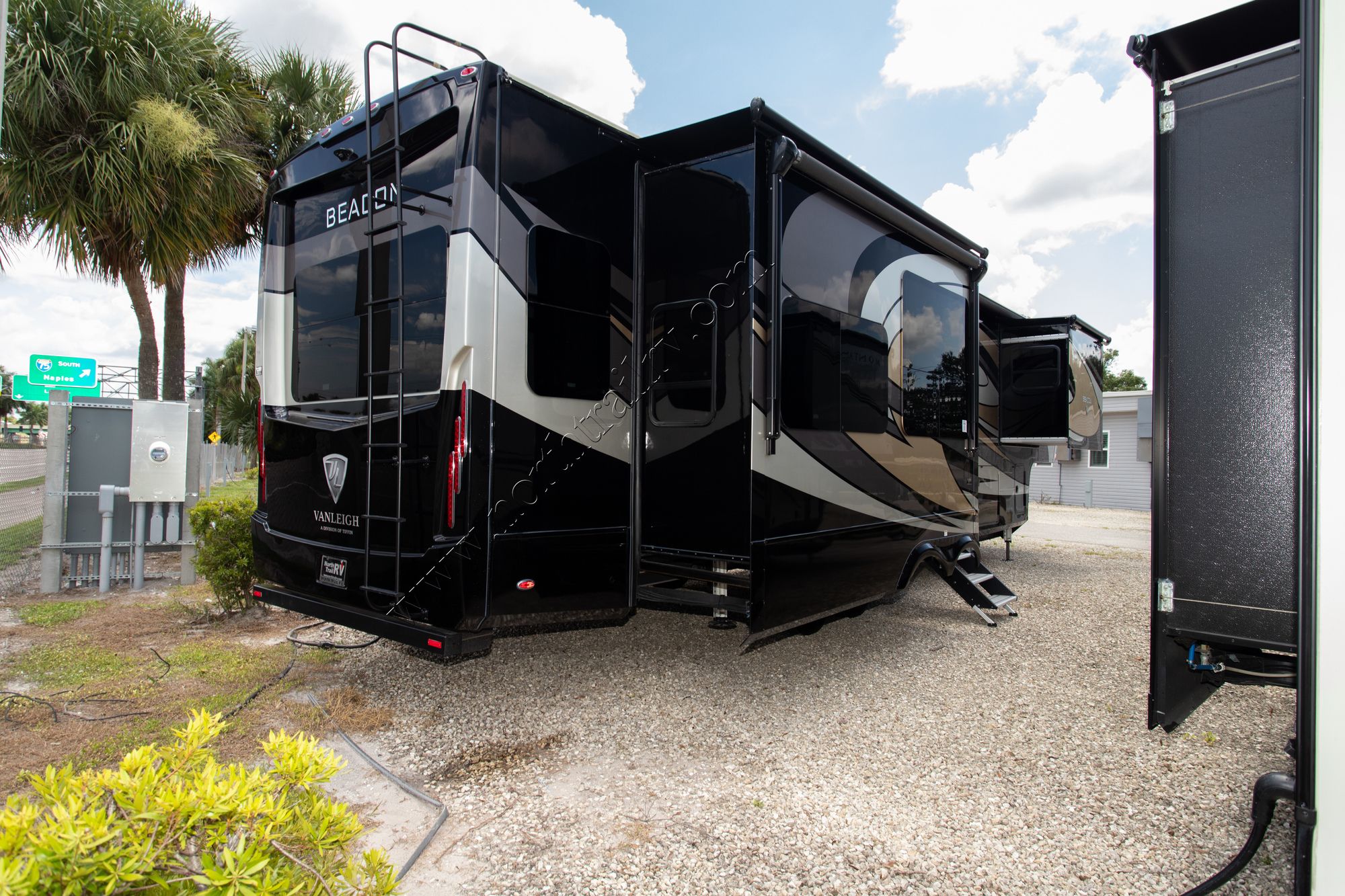 Used 2020 Vanleigh Beacon 39RLB Fifth Wheel  For Sale