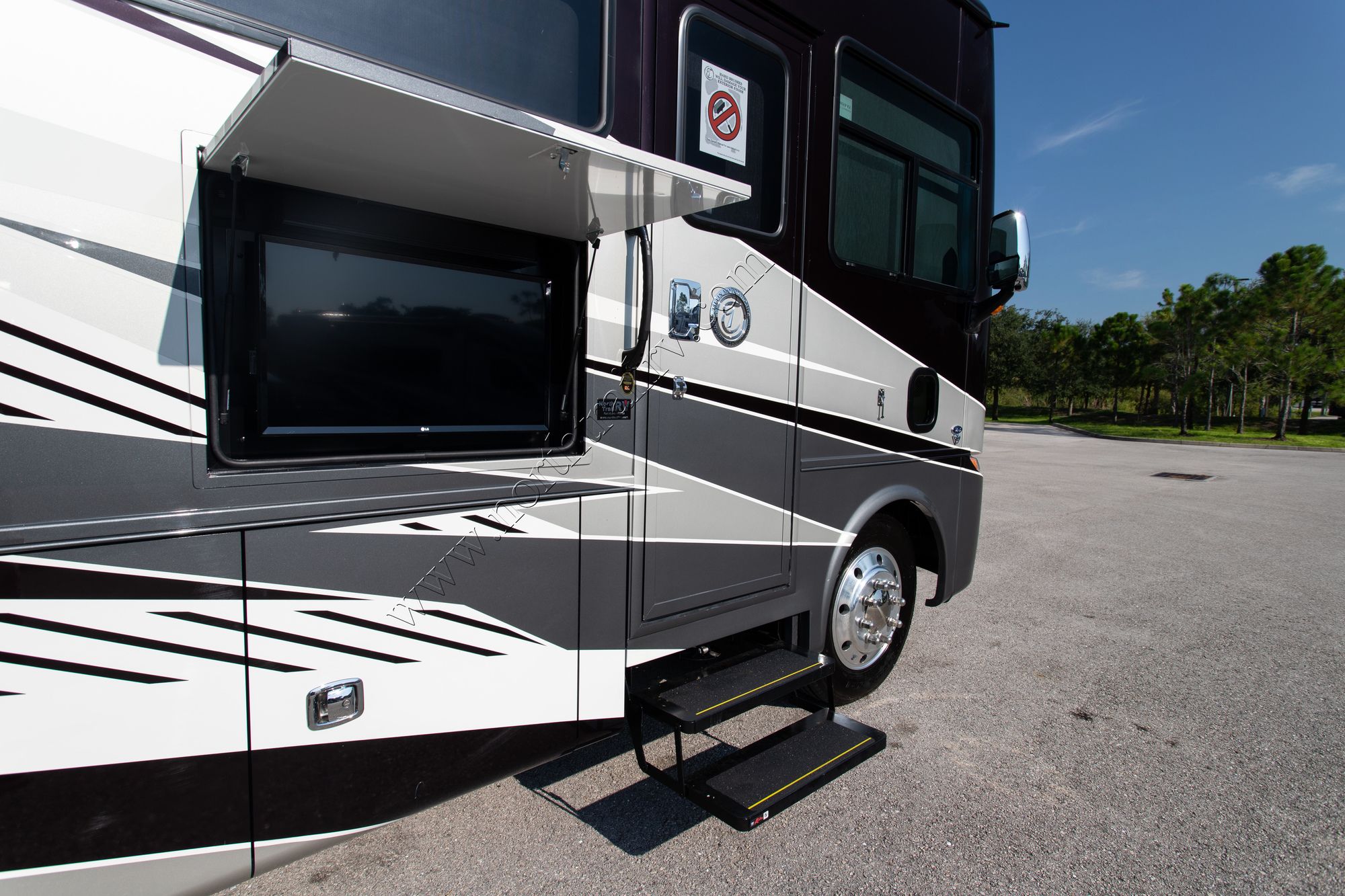 New 2022 Tiffin Motor Homes Allegro 36LA Class A  For Sale