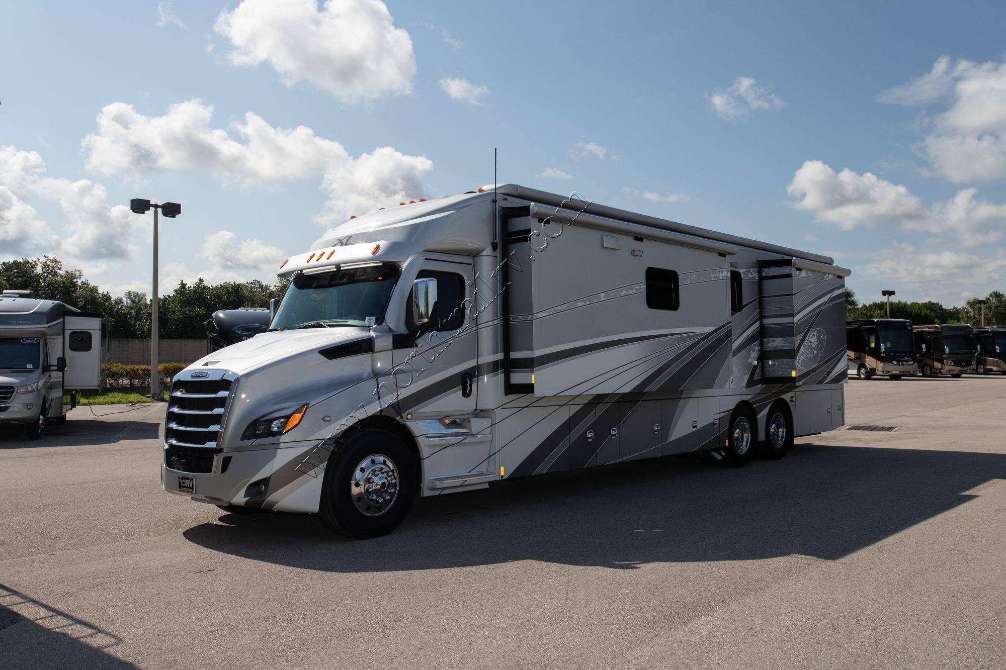 New 2022 Renegade Rv Xl X43DB Super C  For Sale