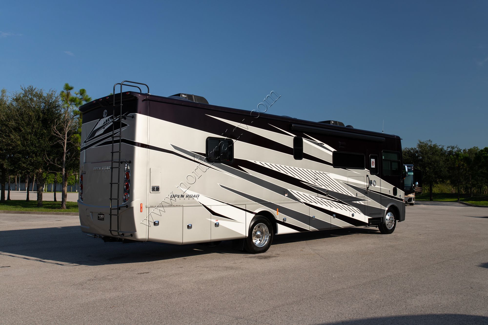 New 2022 Tiffin Motor Homes Allegro 36LA Class A  For Sale