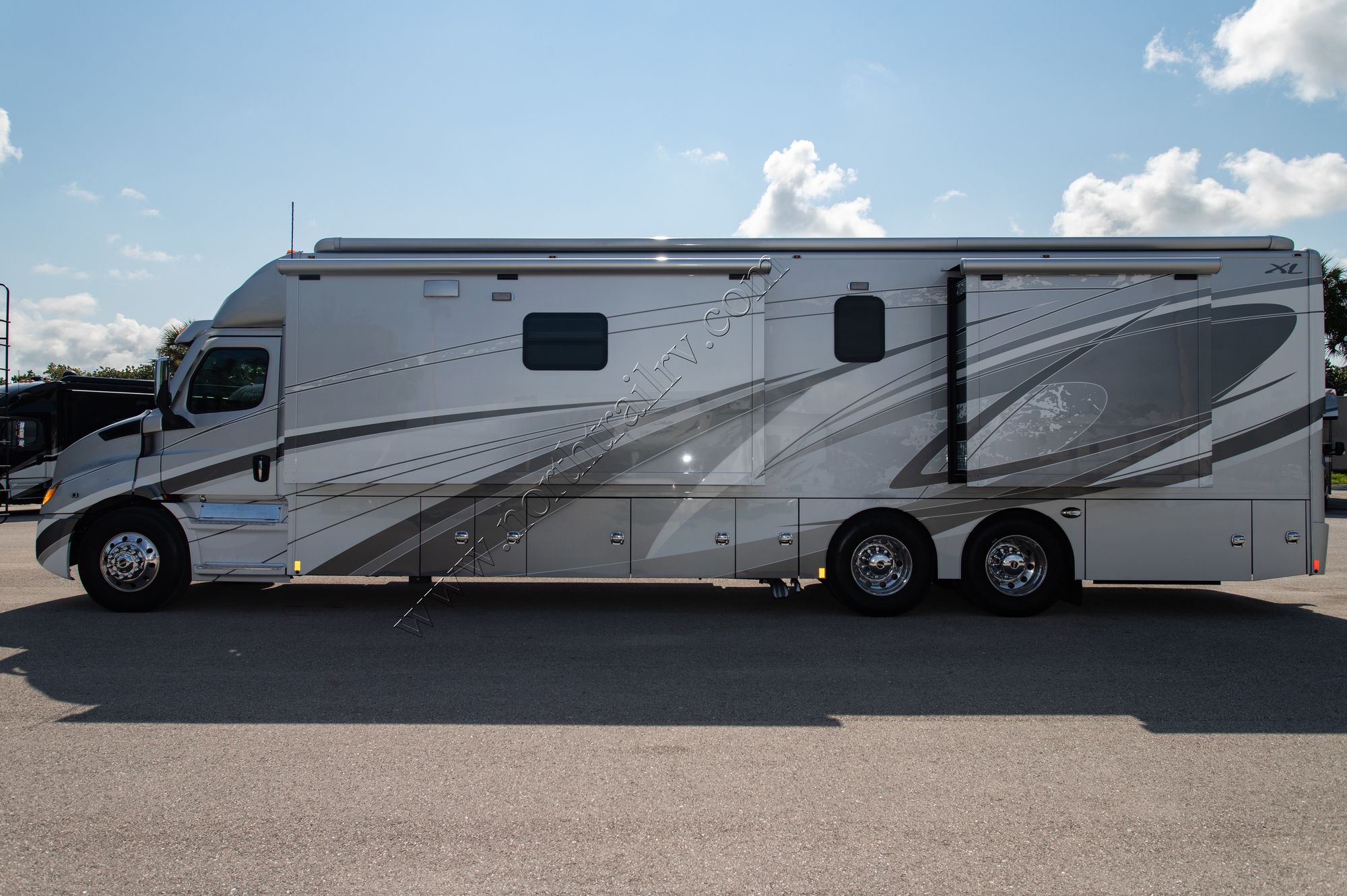 New 2022 Renegade Rv Xl X43DB Super C  For Sale