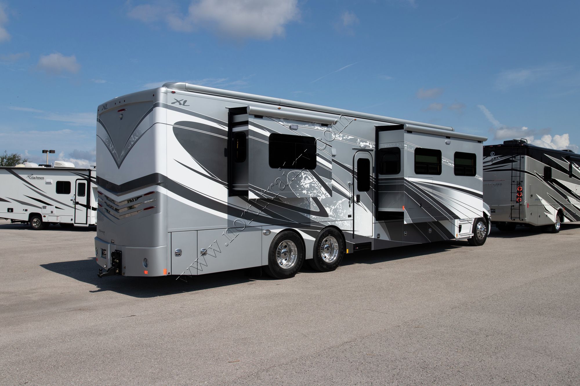 New 2022 Renegade Rv Xl X43DB Super C  For Sale