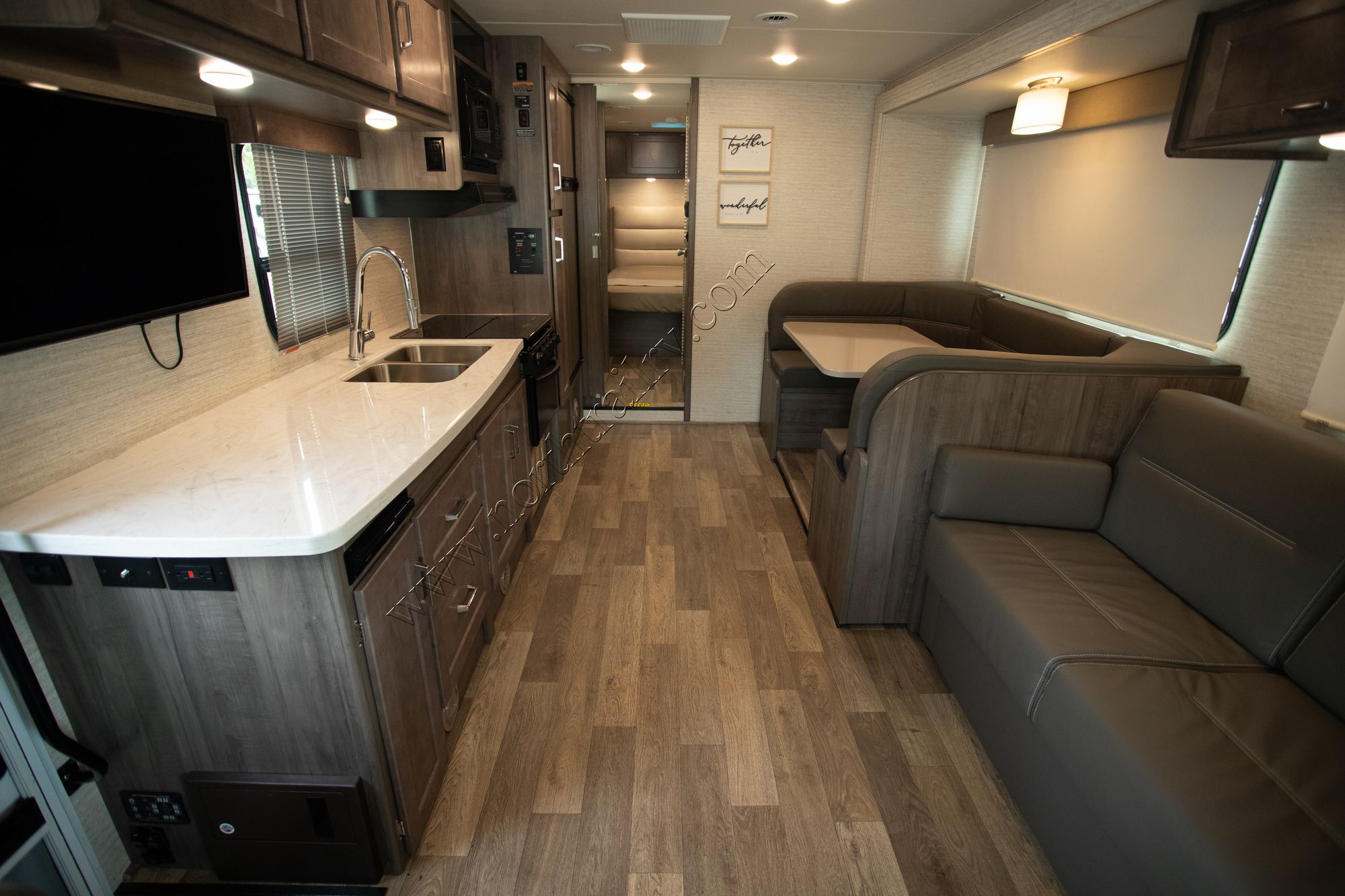 Used 2021 Winnebago Minnie Winnie 31K Class C  For Sale