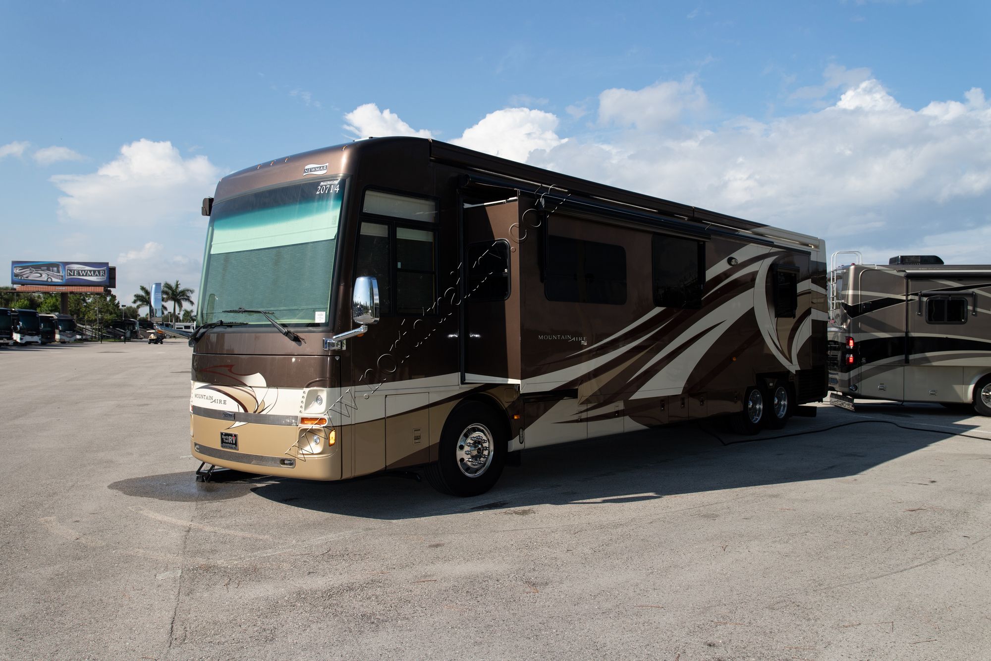 Used 2014 Newmar Mountain Aire 4369 Class A  For Sale