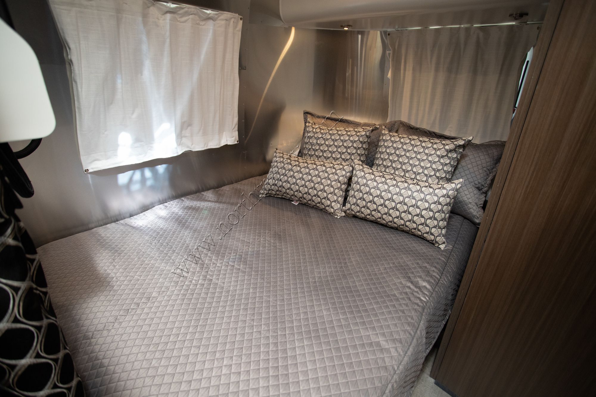 New 2021 Airstream Caravel 19CB Travel Trailer  For Sale