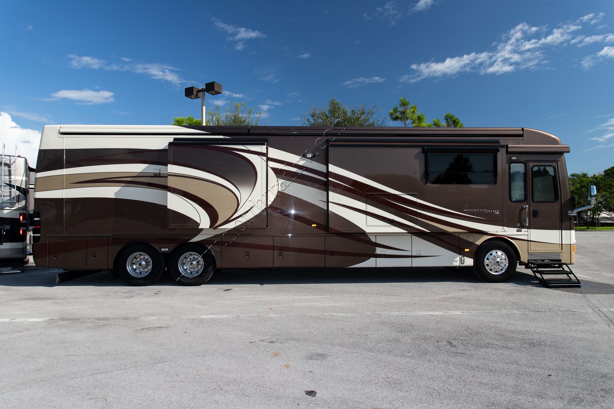 Used 2014 Newmar Mountain Aire 4369 Class A  For Sale