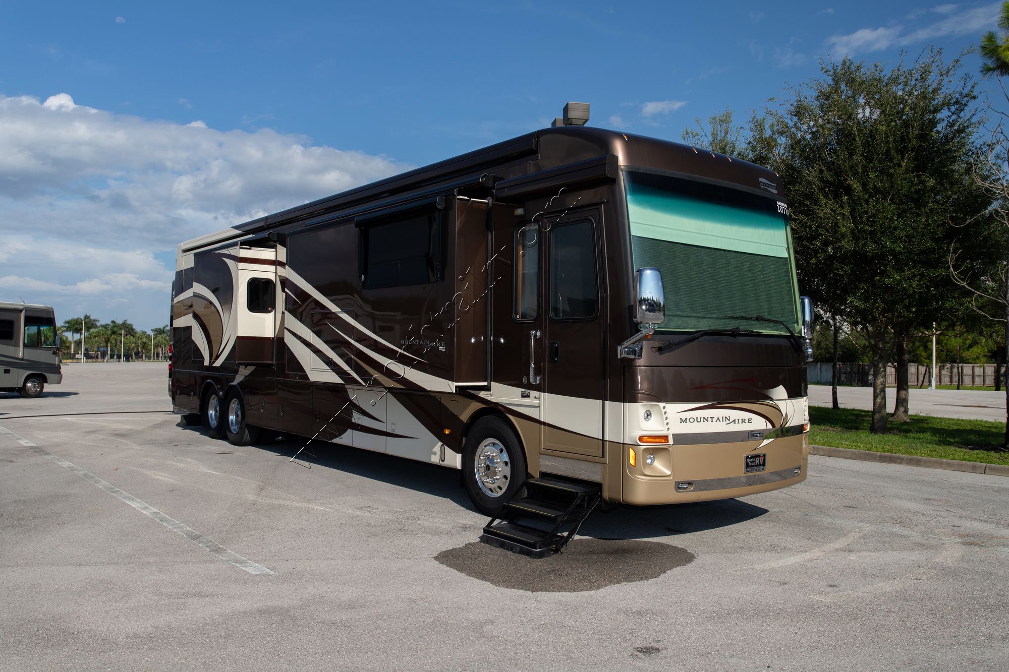 Used 2014 Newmar Mountain Aire 4369 Class A  For Sale