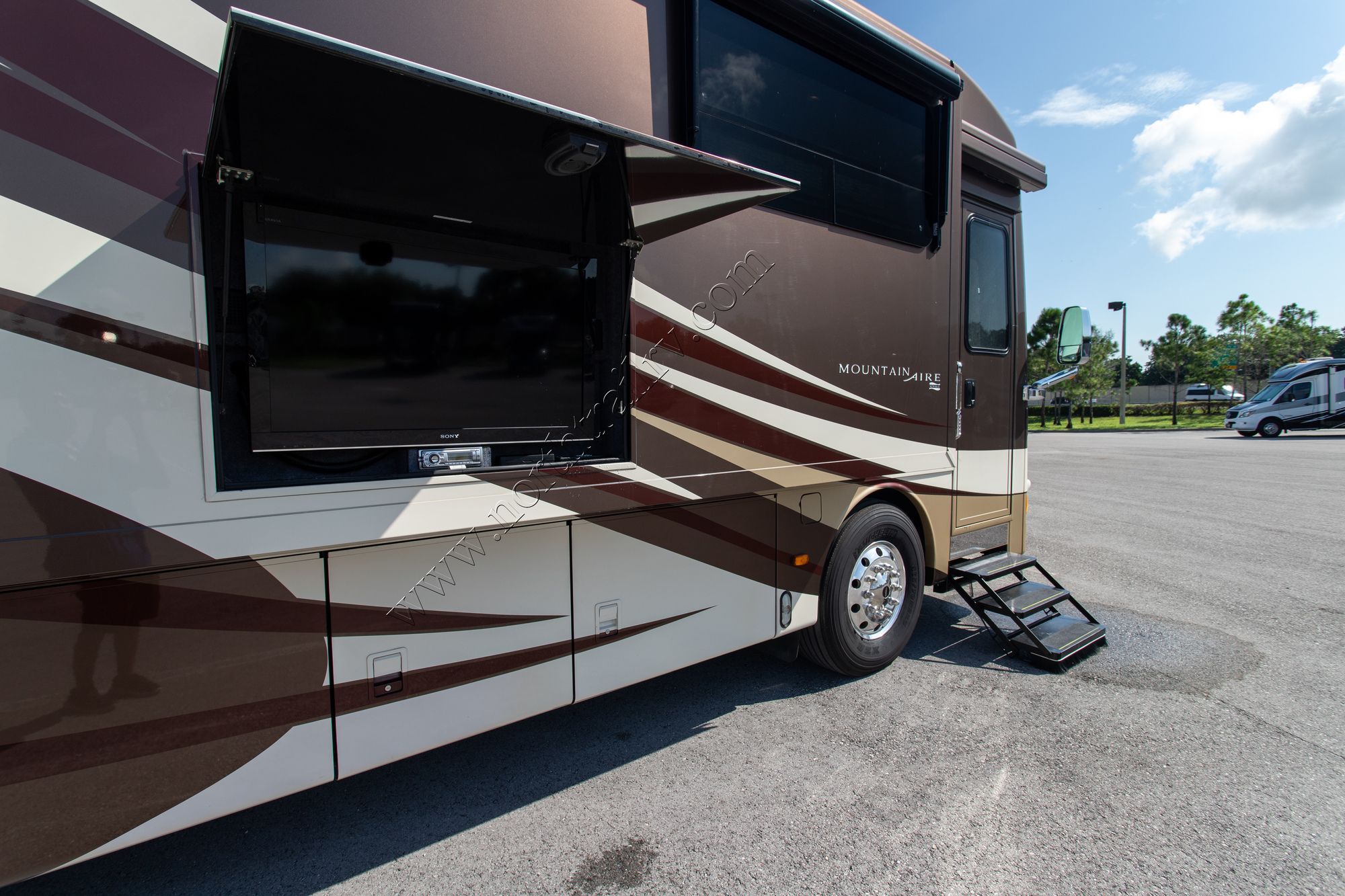 Used 2014 Newmar Mountain Aire 4369 Class A  For Sale