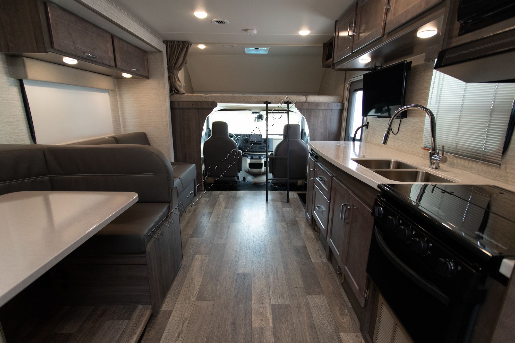 Used 2021 Winnebago Minnie Winnie 31K Class C  For Sale